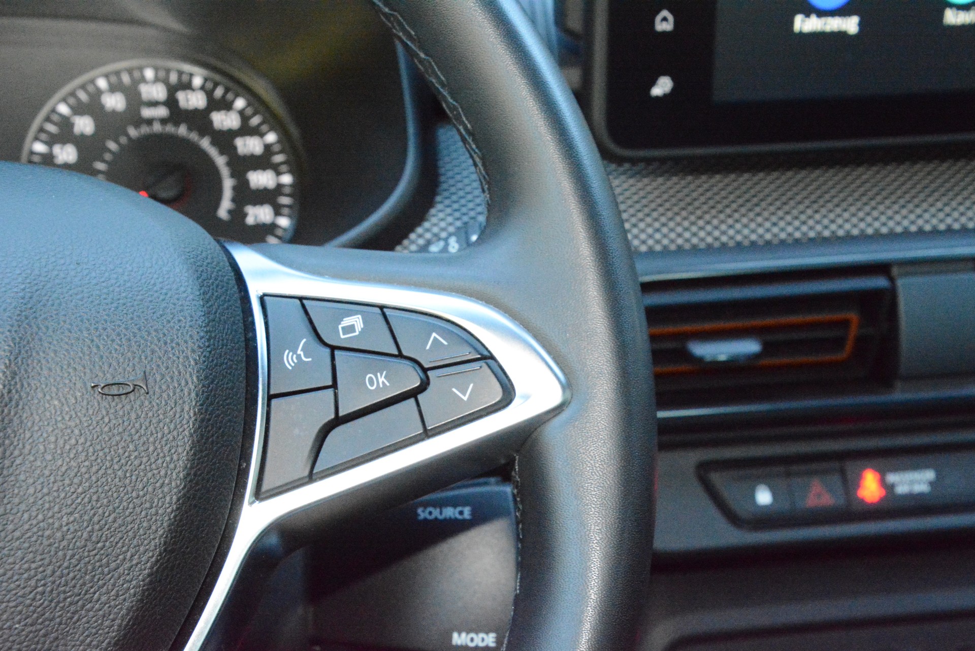 DACIA Sandero Stepway TCe 90 Comfort CVT-image-13