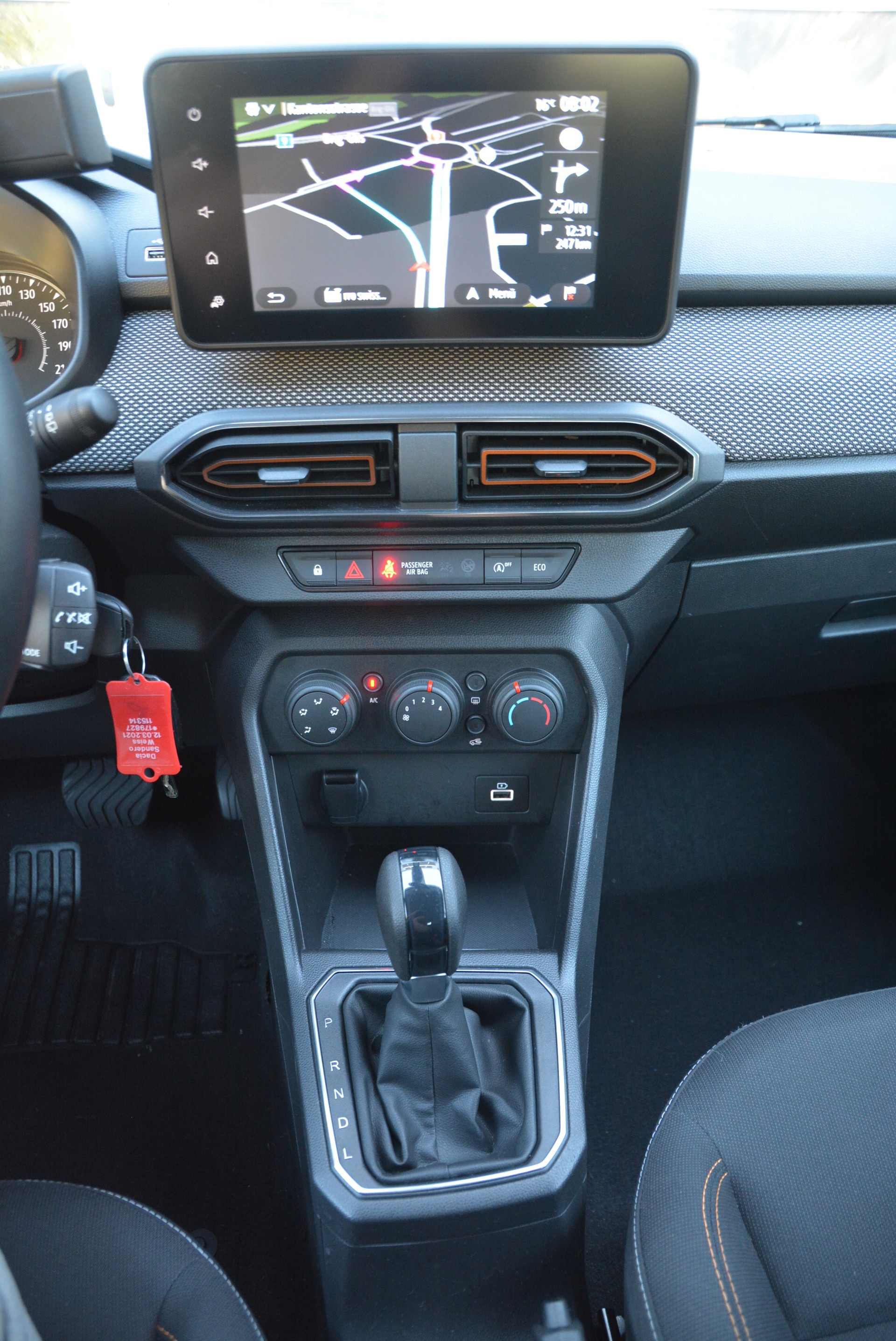 DACIA Sandero Stepway TCe 90 Comfort CVT-image-6