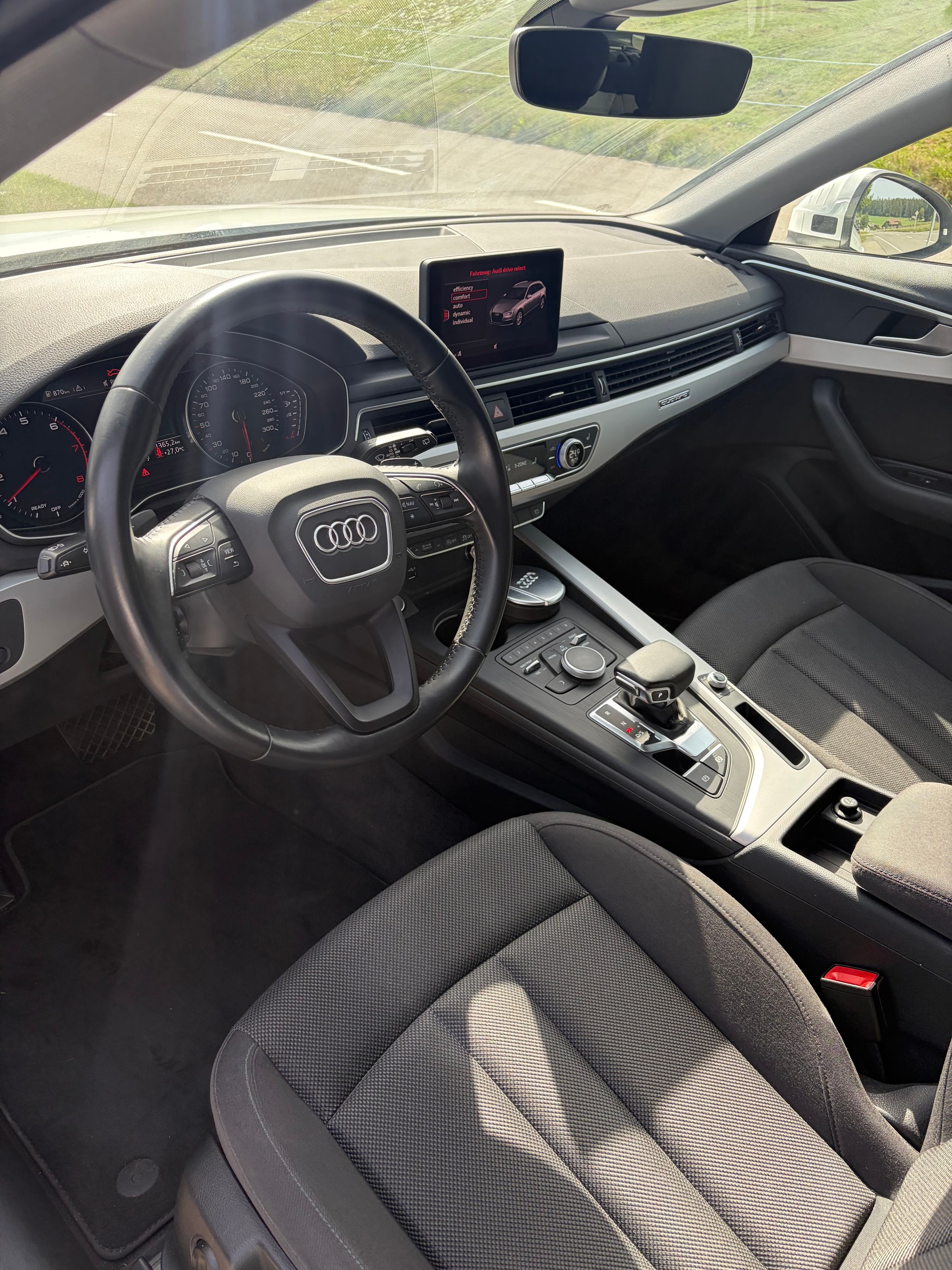 AUDI A4 Avant 45 TFSI S-tronic quattro-image-3