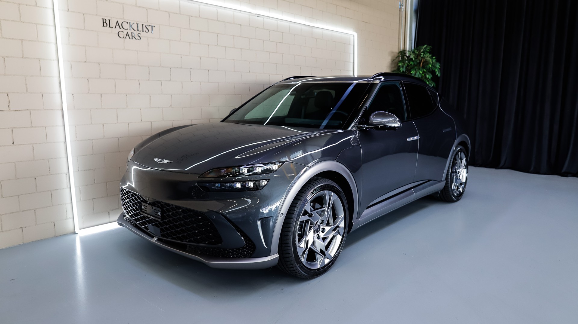 GENESIS GV60 77.4 kWh Sport Plus AWD *Himalayan Gray*