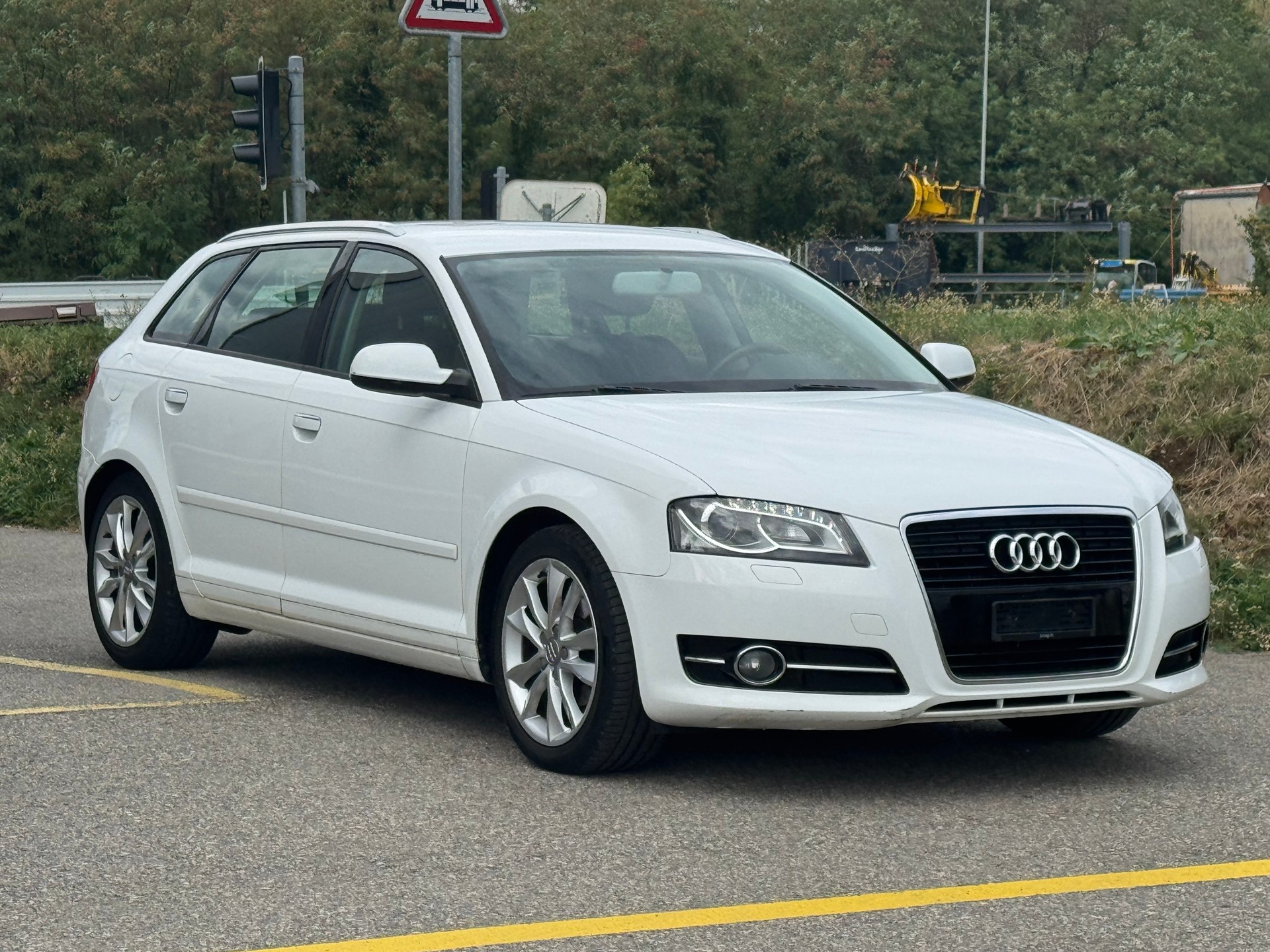 AUDI A3 Sportback 1.6 TDI Attraction-image-2