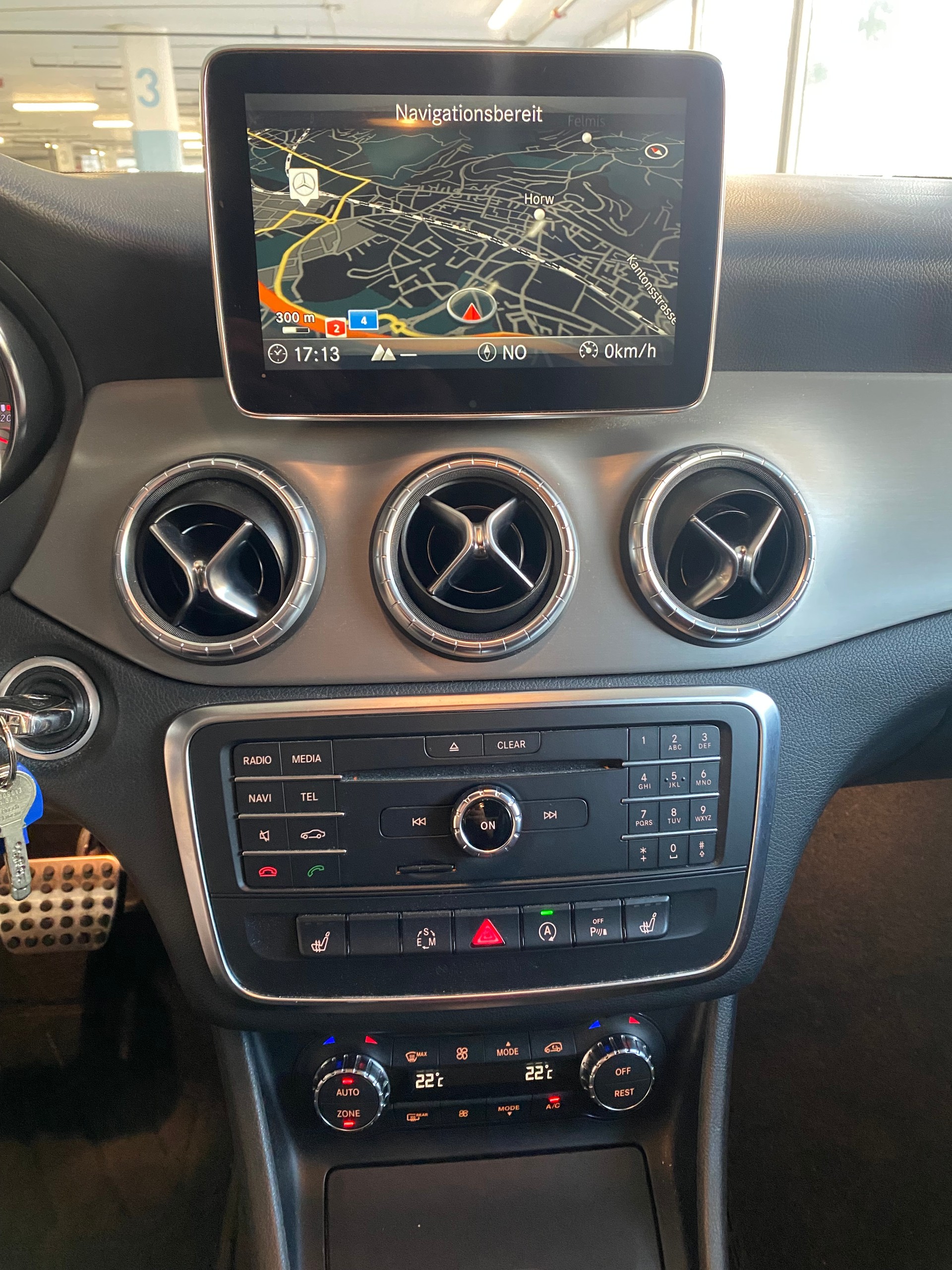 MERCEDES-BENZ CLA 250 4m-image-2