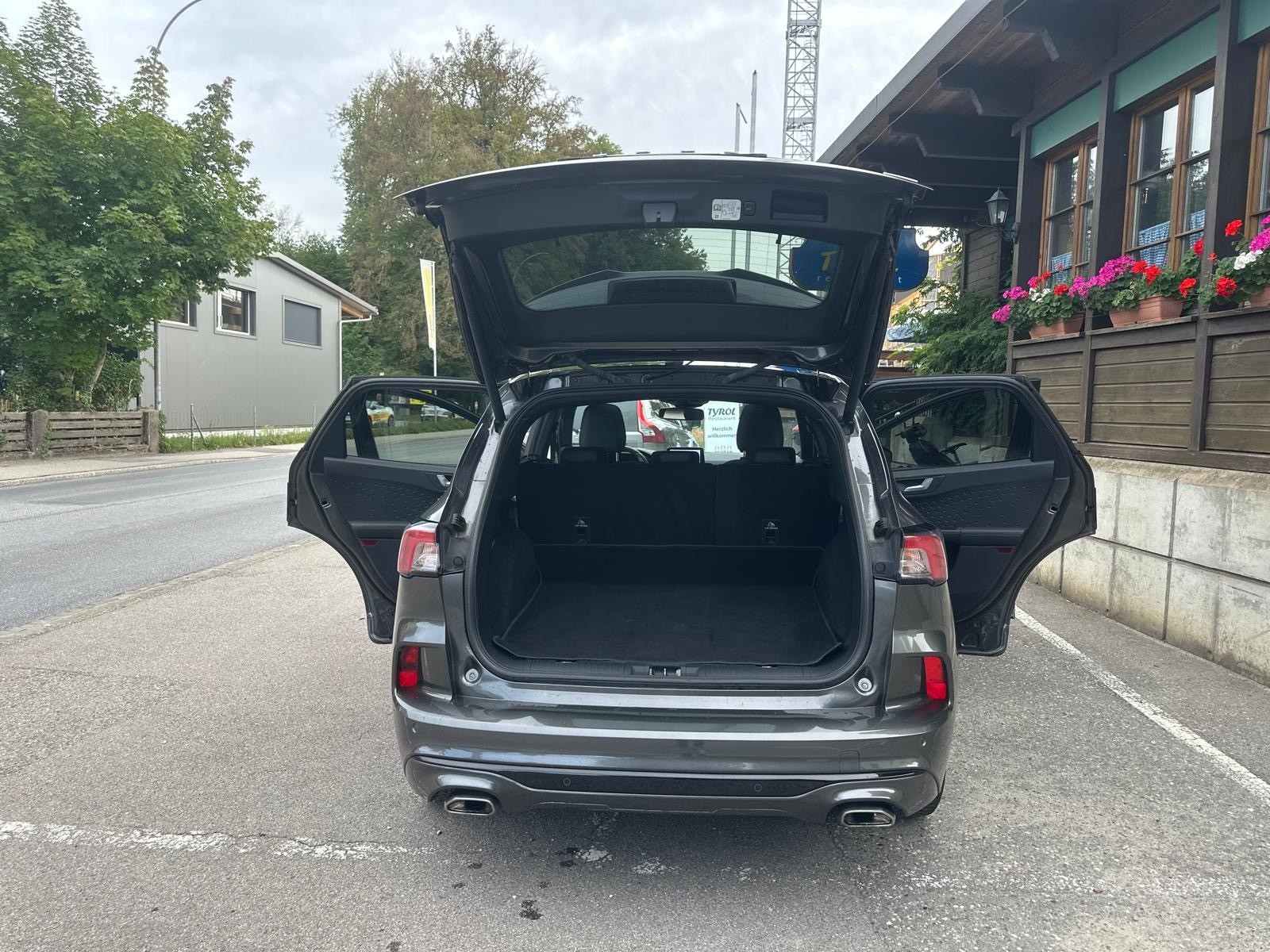 FORD Kuga 2.5 PHEV ST-Line X 2WD-image-6