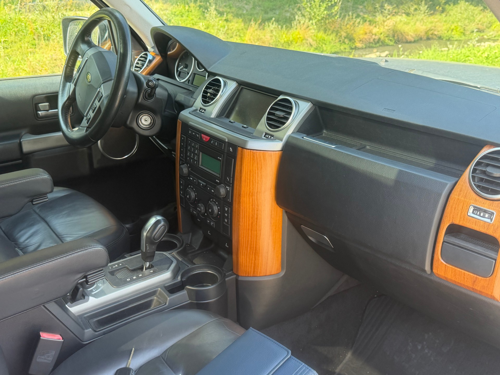 LAND ROVER Discovery 2.7d V6 SE Automatic-image-8
