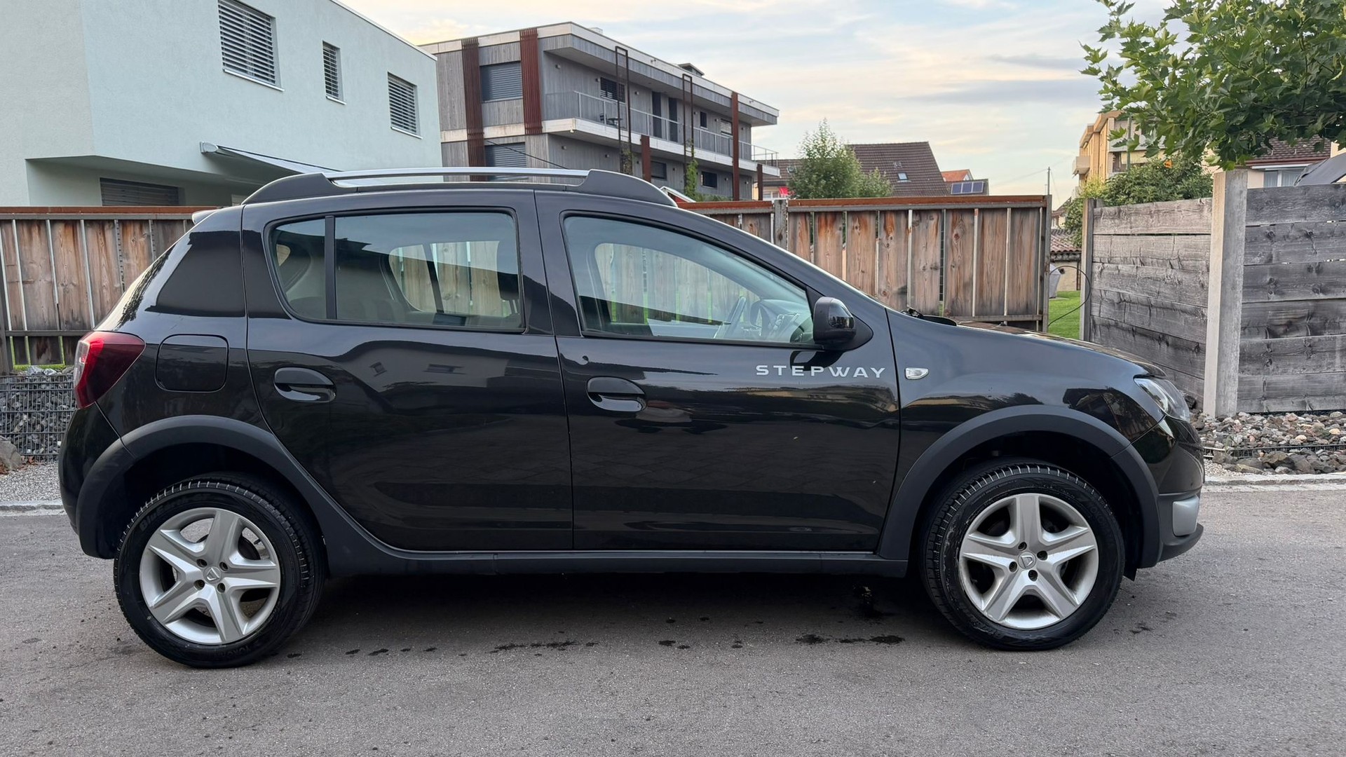 DACIA 0.9 TCe Ambiance S/S-image-1