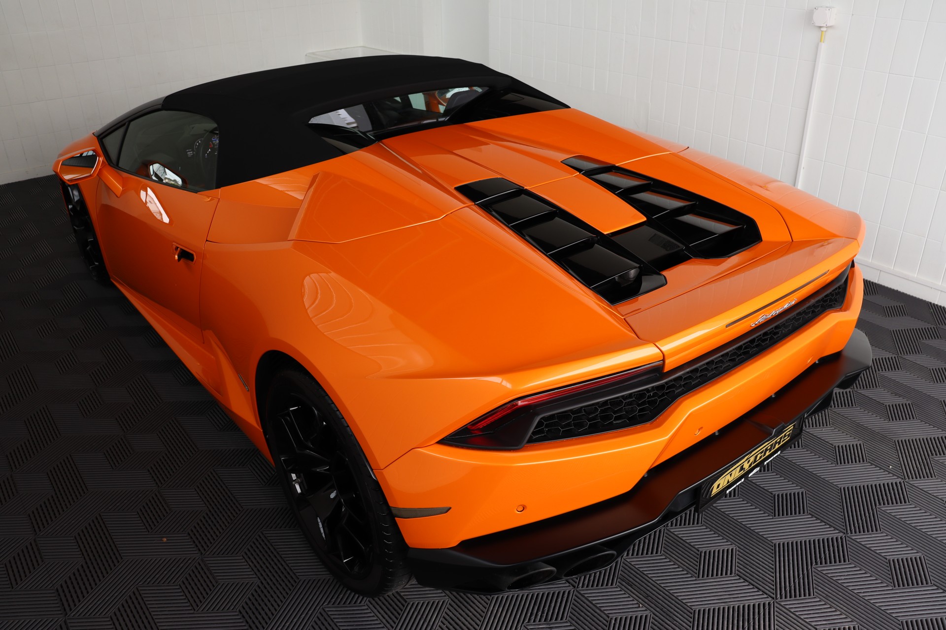 LAMBORGHINI Huracan LP610-4 Spyder DCT-image-5