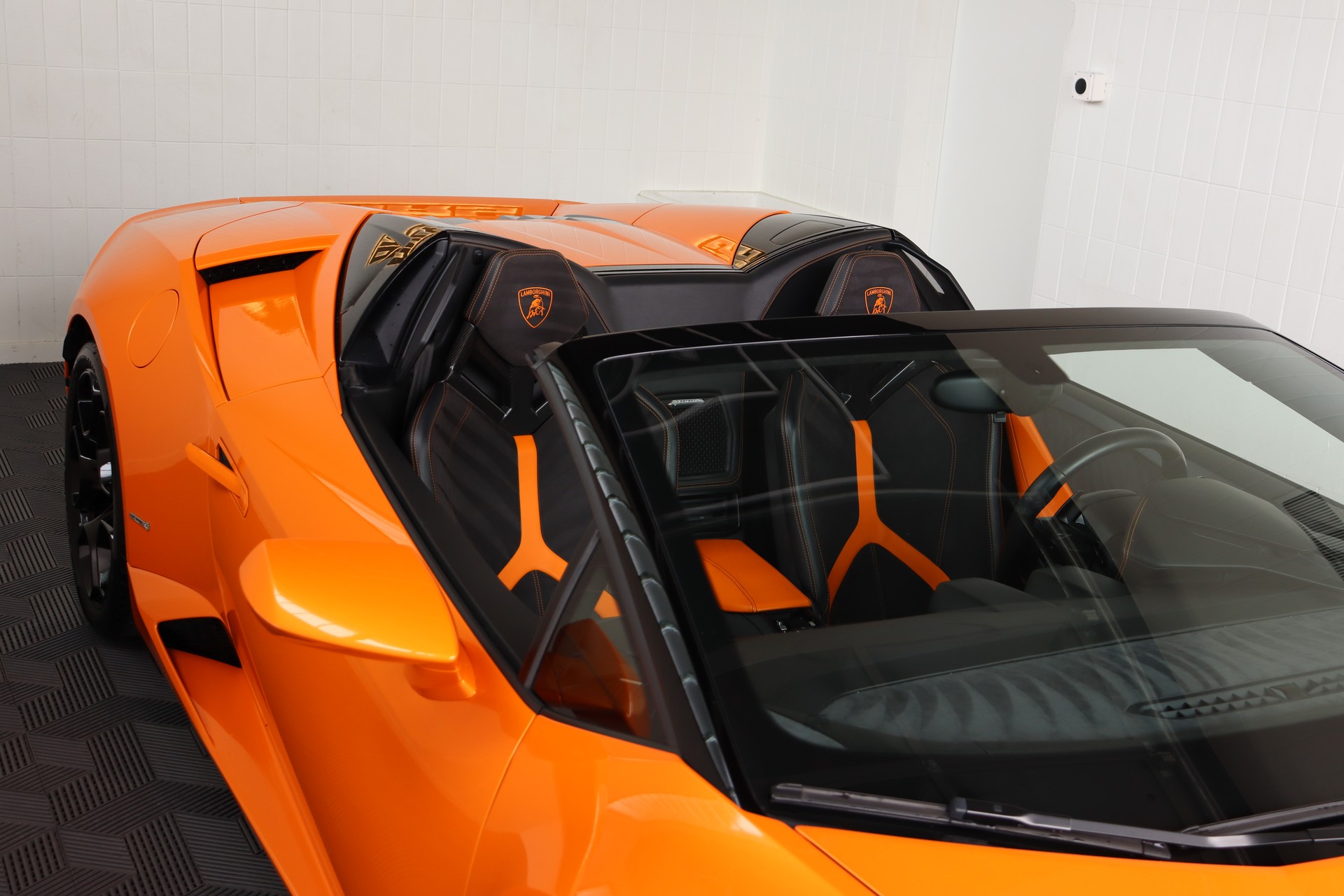 LAMBORGHINI Huracan LP610-4 Spyder DCT-image-24