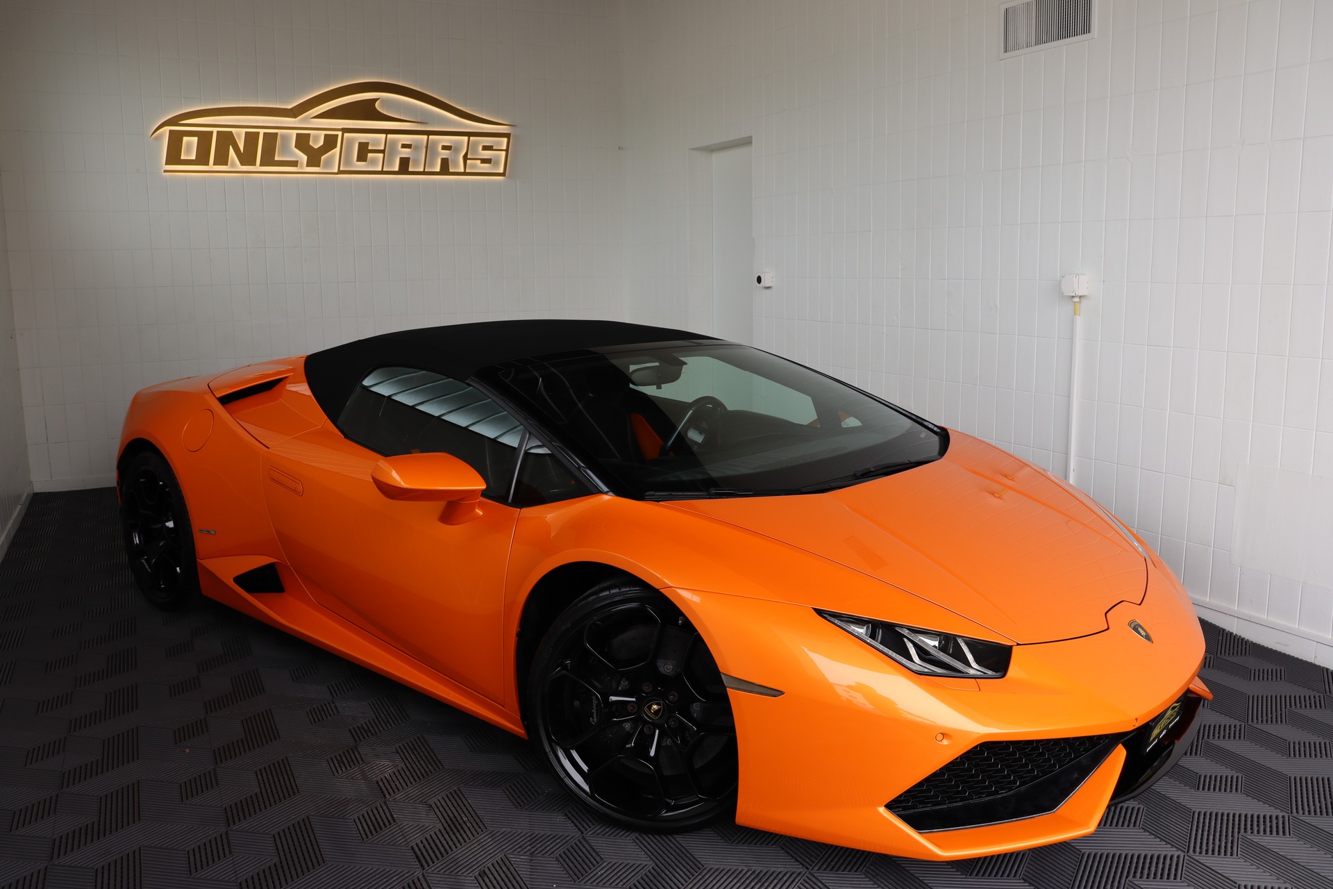 LAMBORGHINI Huracan LP610-4 Spyder DCT-image-3