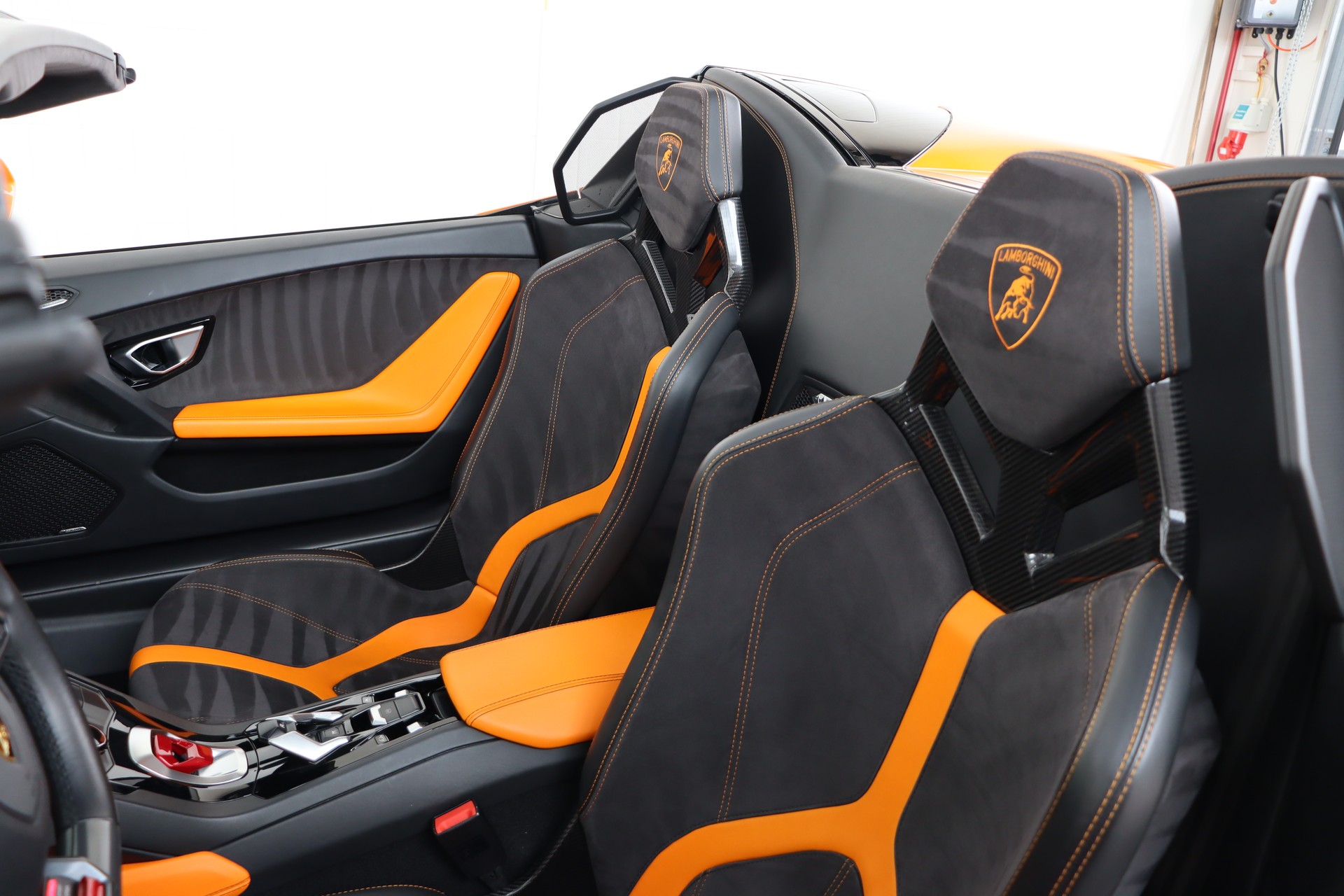 LAMBORGHINI Huracan LP610-4 Spyder DCT-image-11
