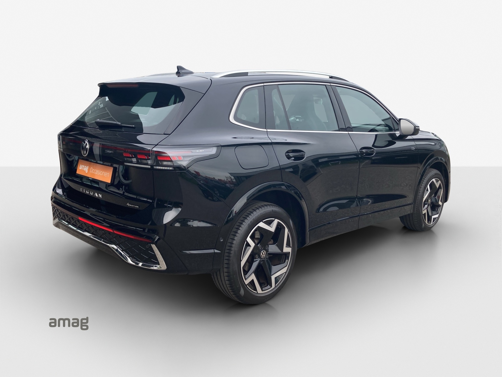 VW Tiguan 2.0 TSI DSG R-Line 4Motion-image-4