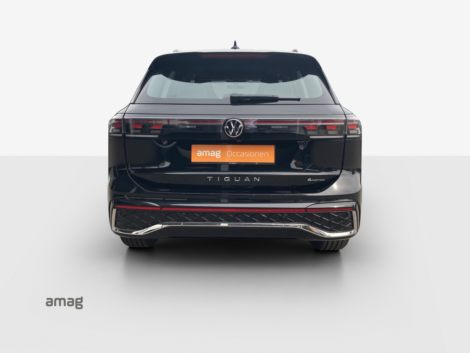 VW Tiguan 2.0 TSI DSG R-Line 4Motion-image-3