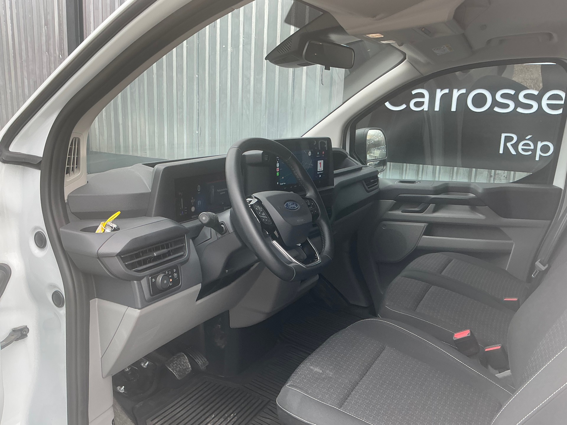 FORD Transit Custom Van PHEV 320 L1H1 MS-RT Automat-image-6