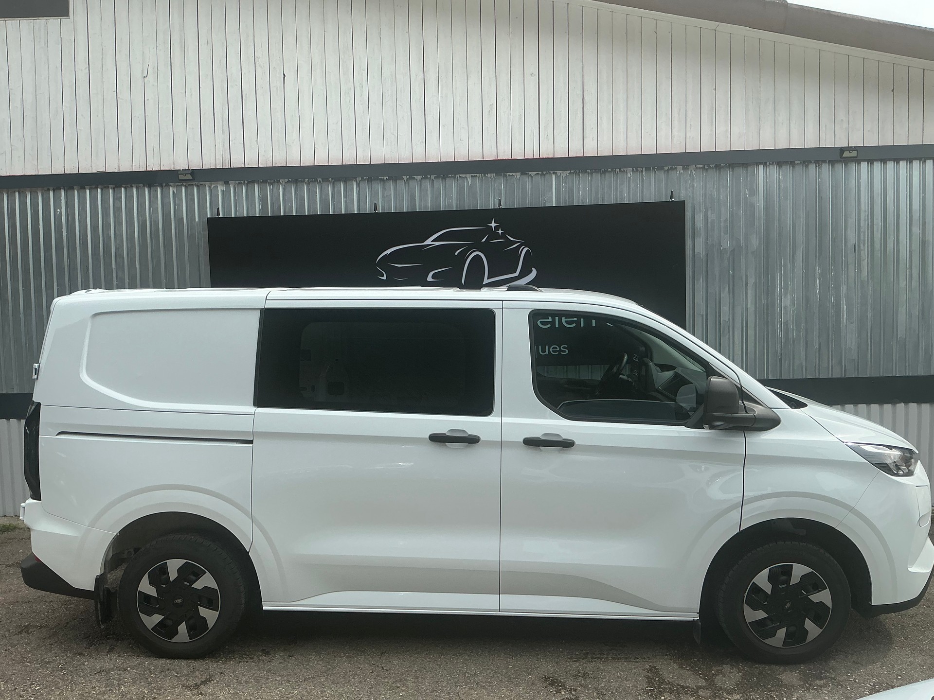 FORD Transit Custom Van PHEV 320 L1H1 MS-RT Automat-image-4