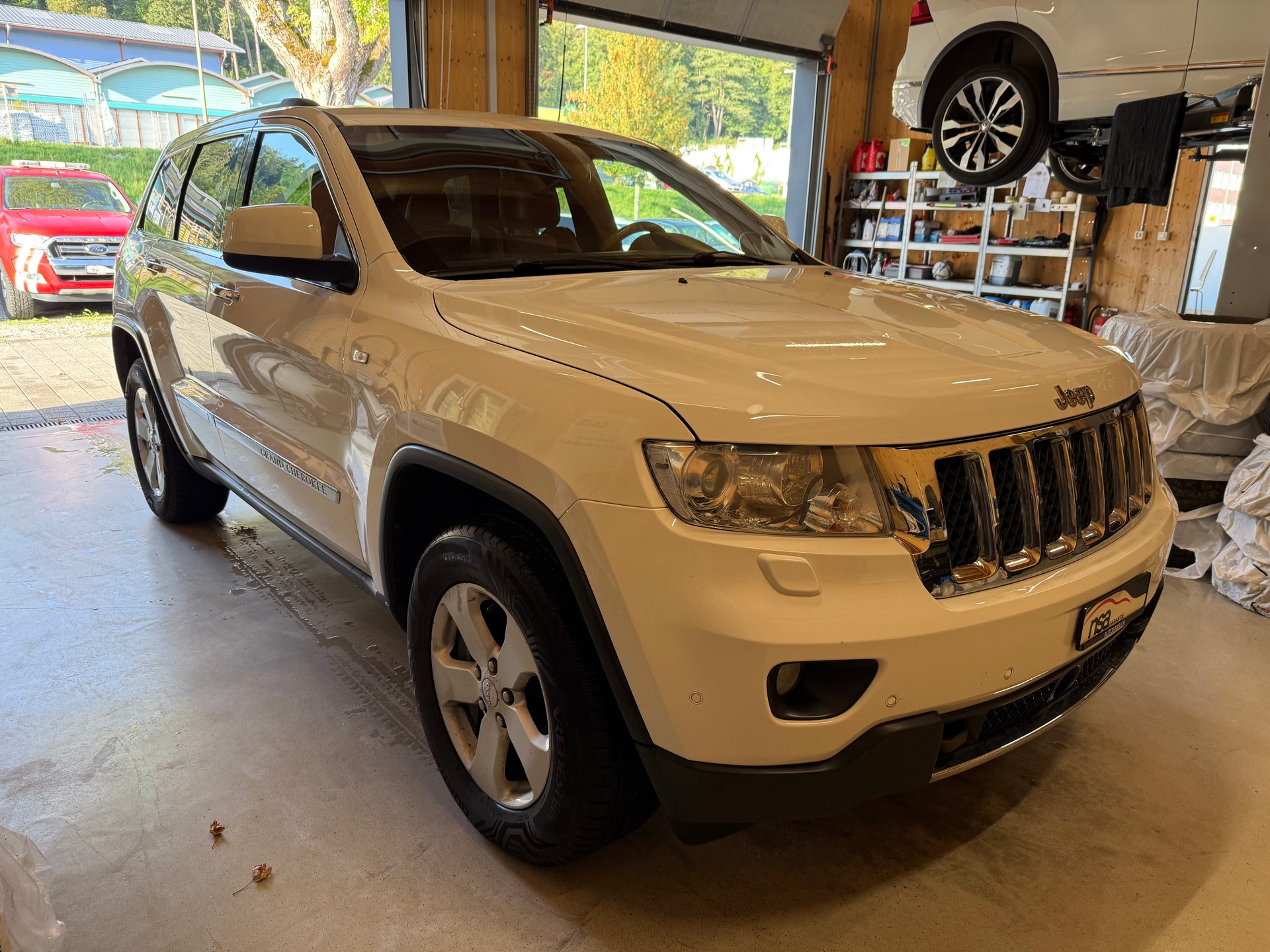 JEEP Grand Cherokee 3.0 CRD Overland Automatic-image-2
