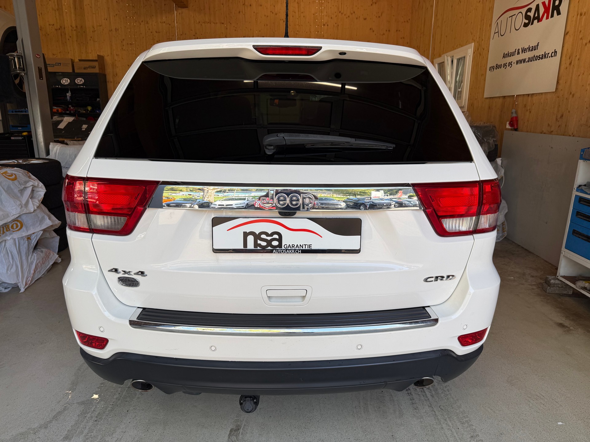 JEEP Grand Cherokee 3.0 CRD Overland Automatic-image-4