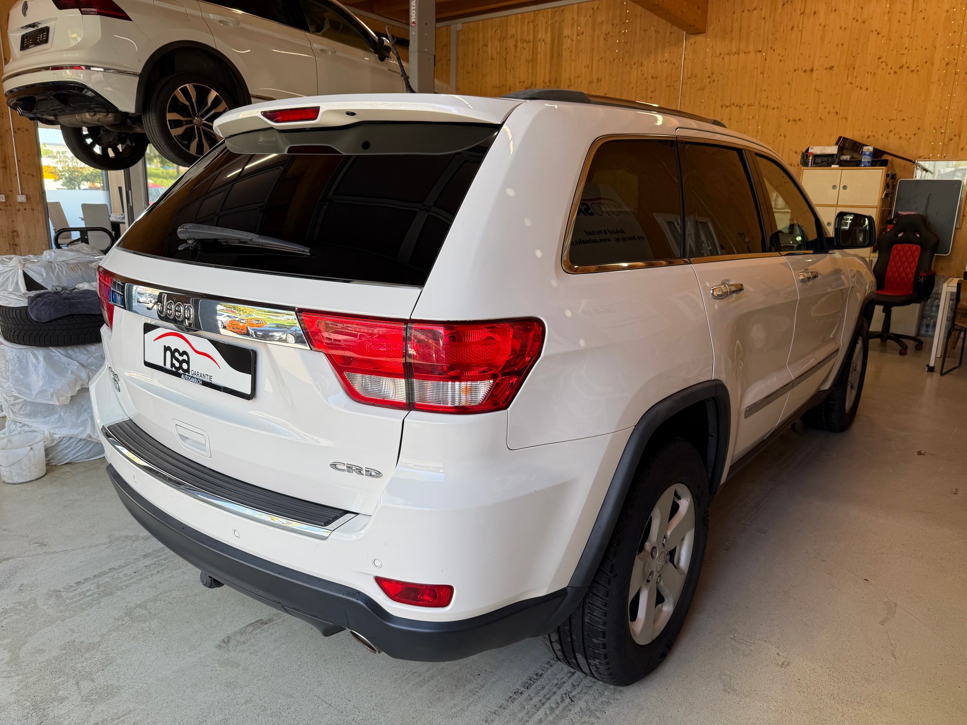 JEEP Grand Cherokee 3.0 CRD Overland Automatic-image-3
