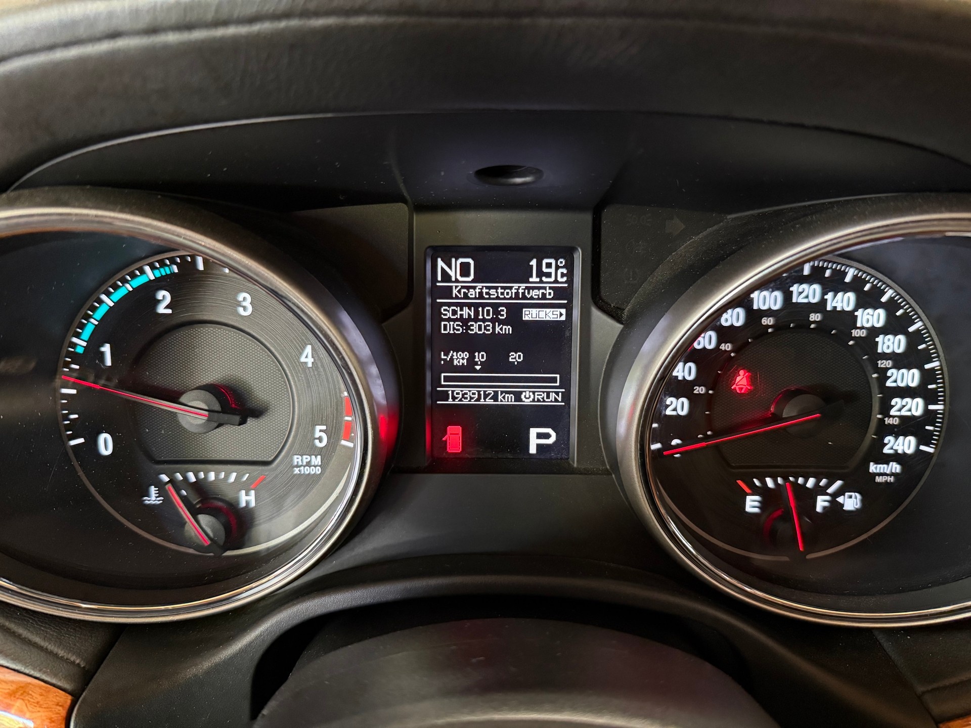 JEEP Grand Cherokee 3.0 CRD Overland Automatic-image-10
