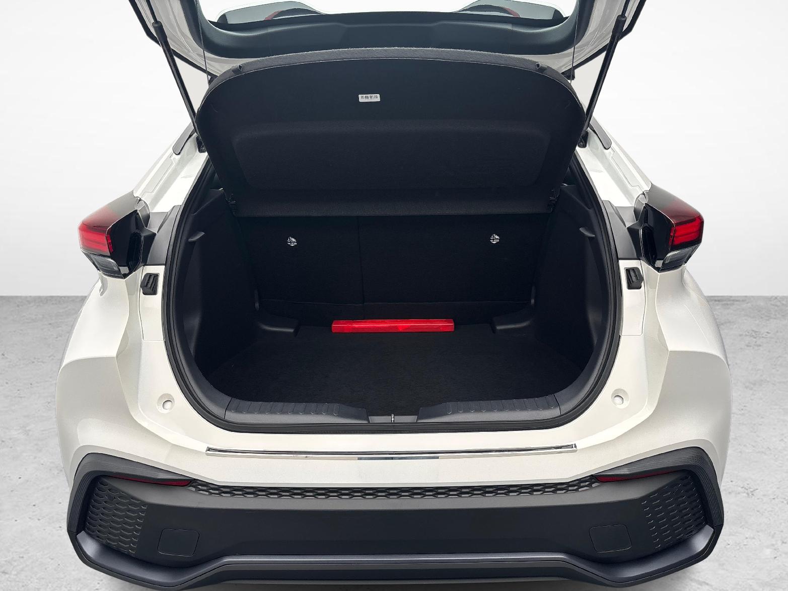 TOYOTA C-HR 1.8 HEV Comfort-image-11