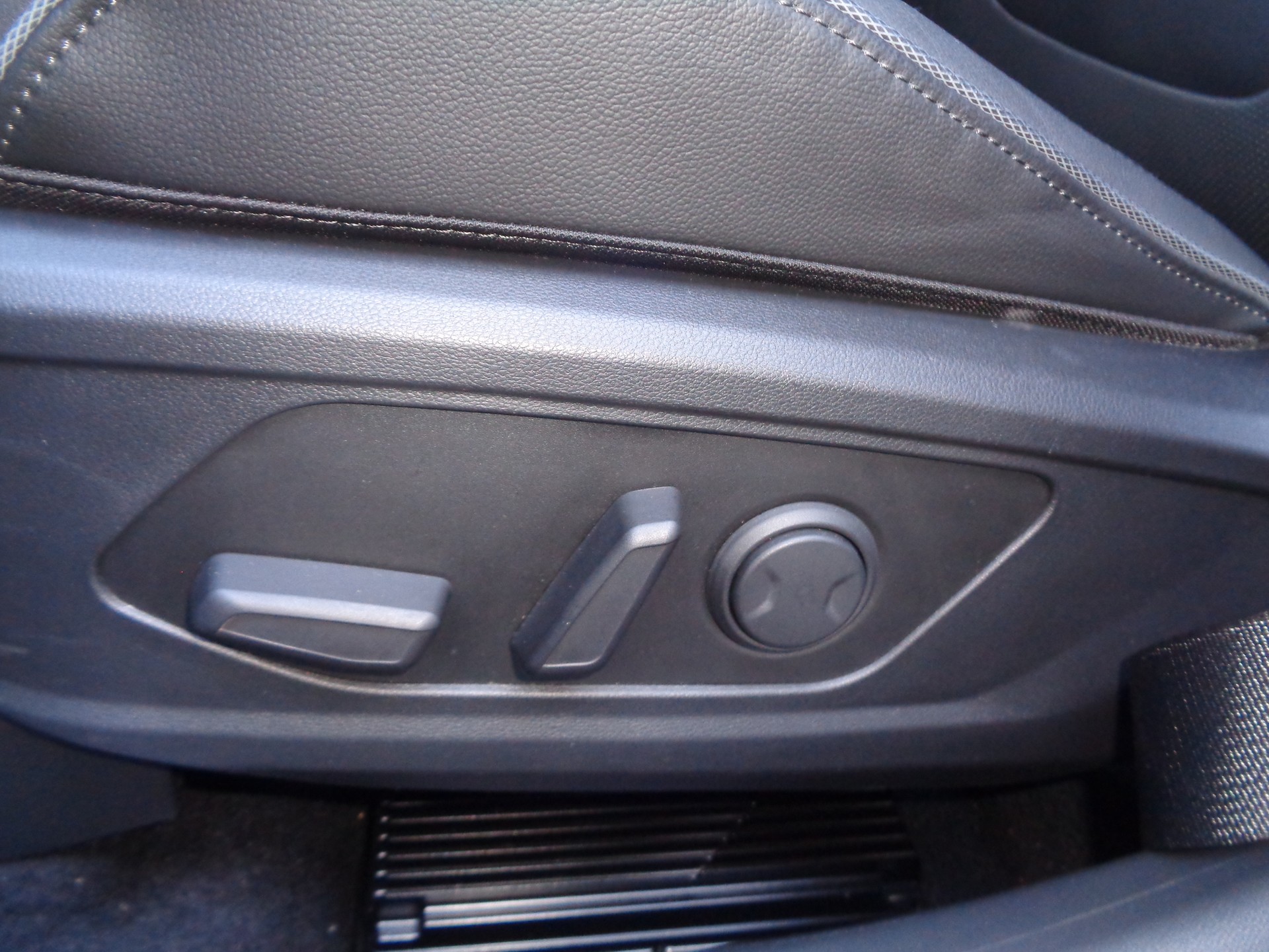 HYUNDAI Tucson 1.6 TGDI 48V Vertex 4WD DCT-image-22
