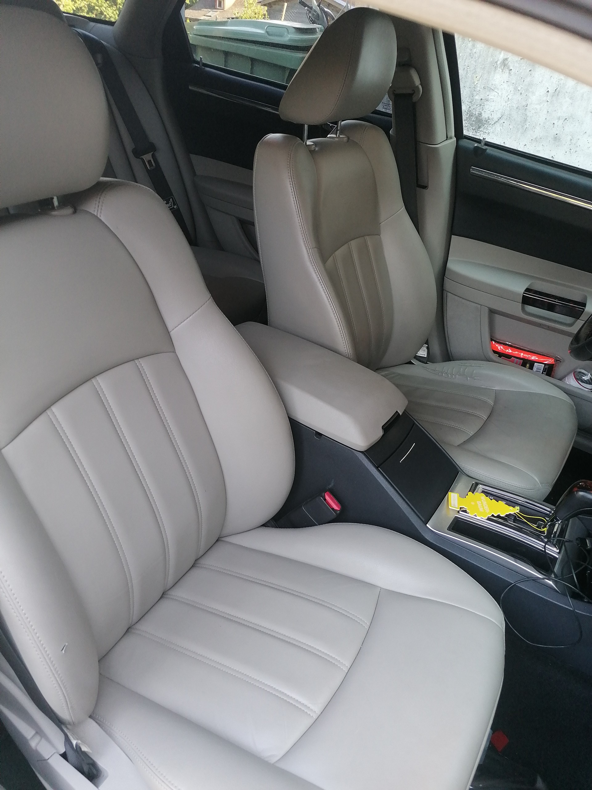 CHRYSLER 5.7 V8 HEMI AWD-image-3