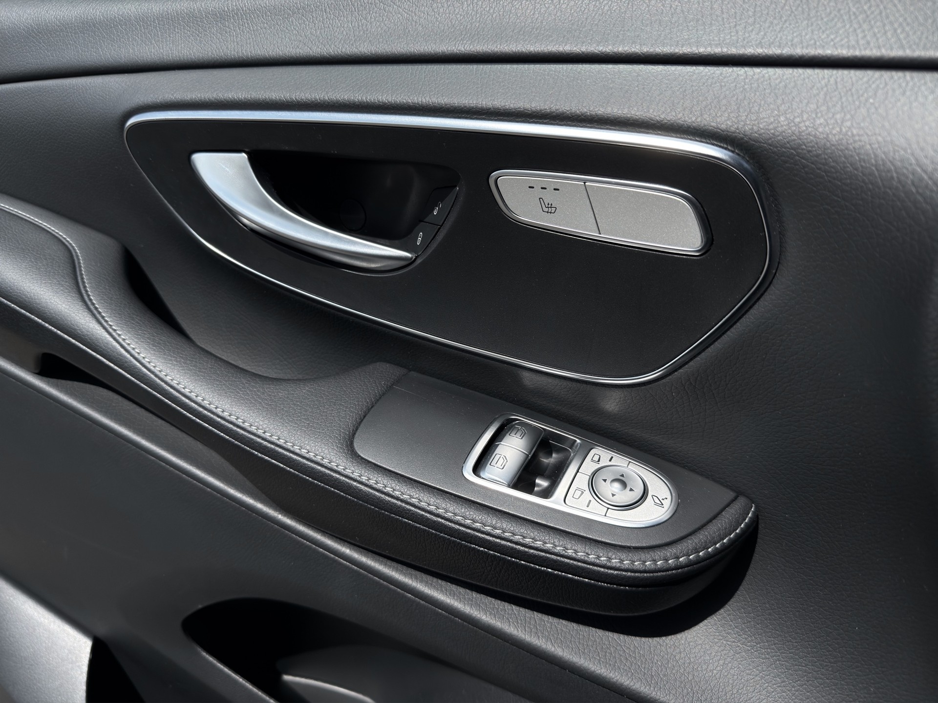 MERCEDES-BENZ V 250 d lang Avantgarde 4Matic G-Tronic-image-19
