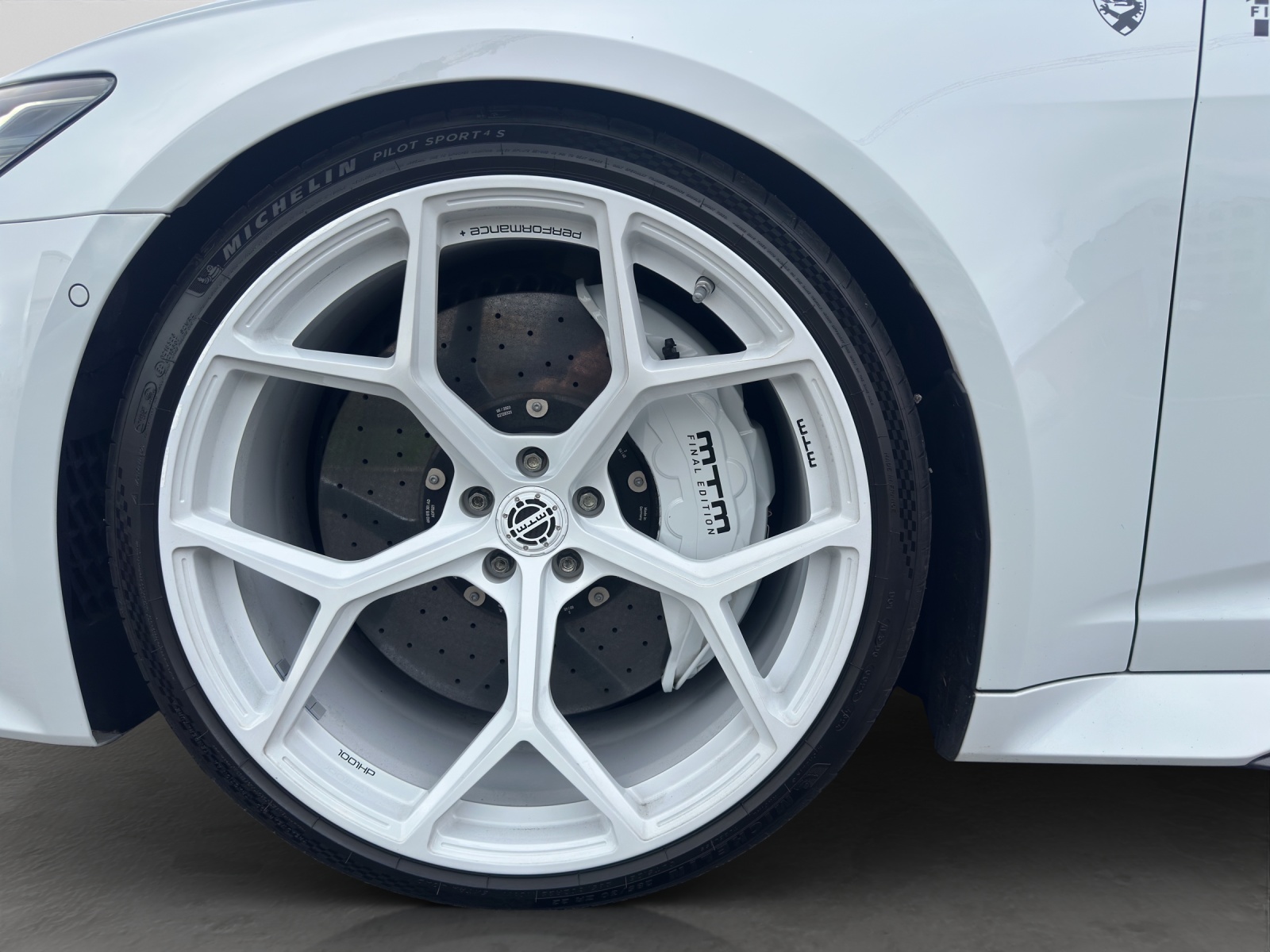 AUDI RS6 Avant 4.0 TFSI V8 Performance quattro-image-10