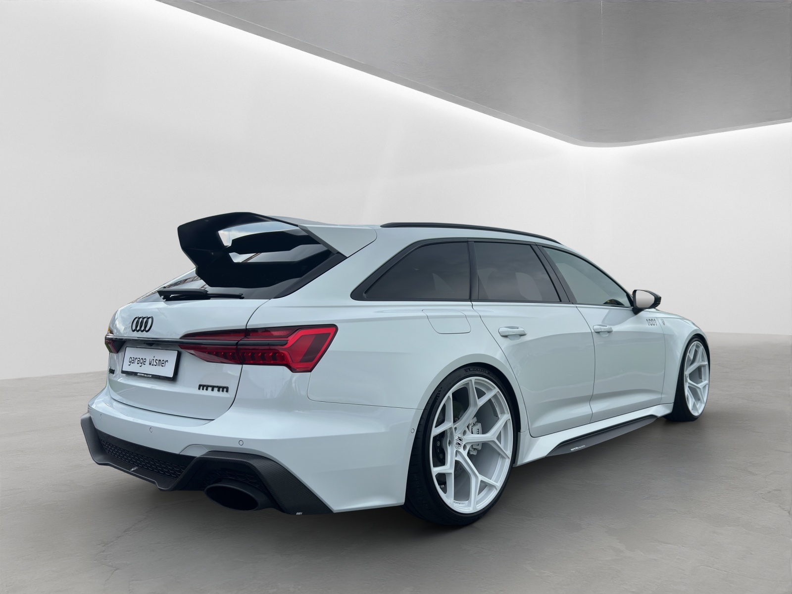 AUDI RS6 Avant 4.0 TFSI V8 Performance quattro-image-3