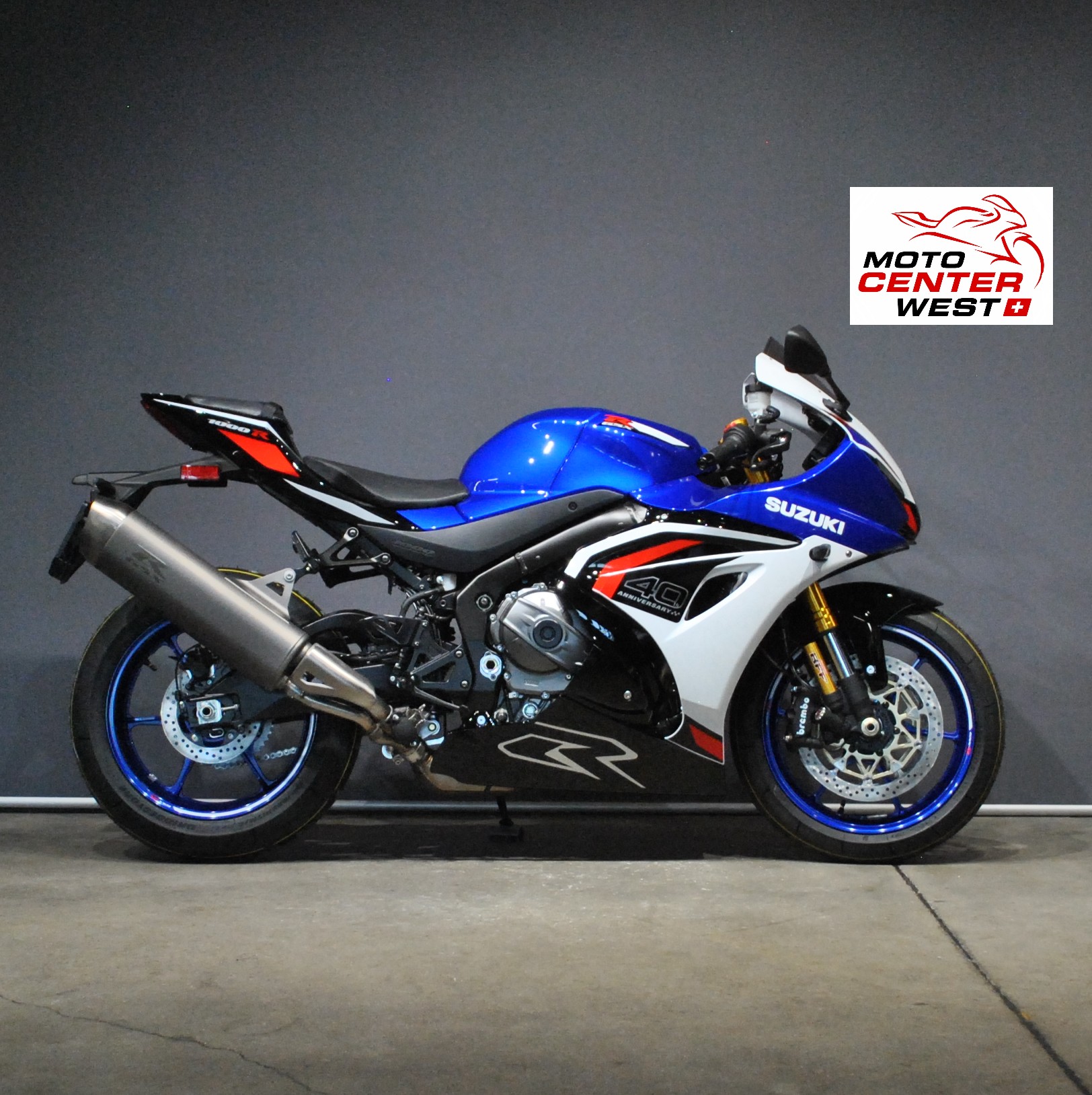 SUZUKI 40th Year anniversary-showroom-element-1