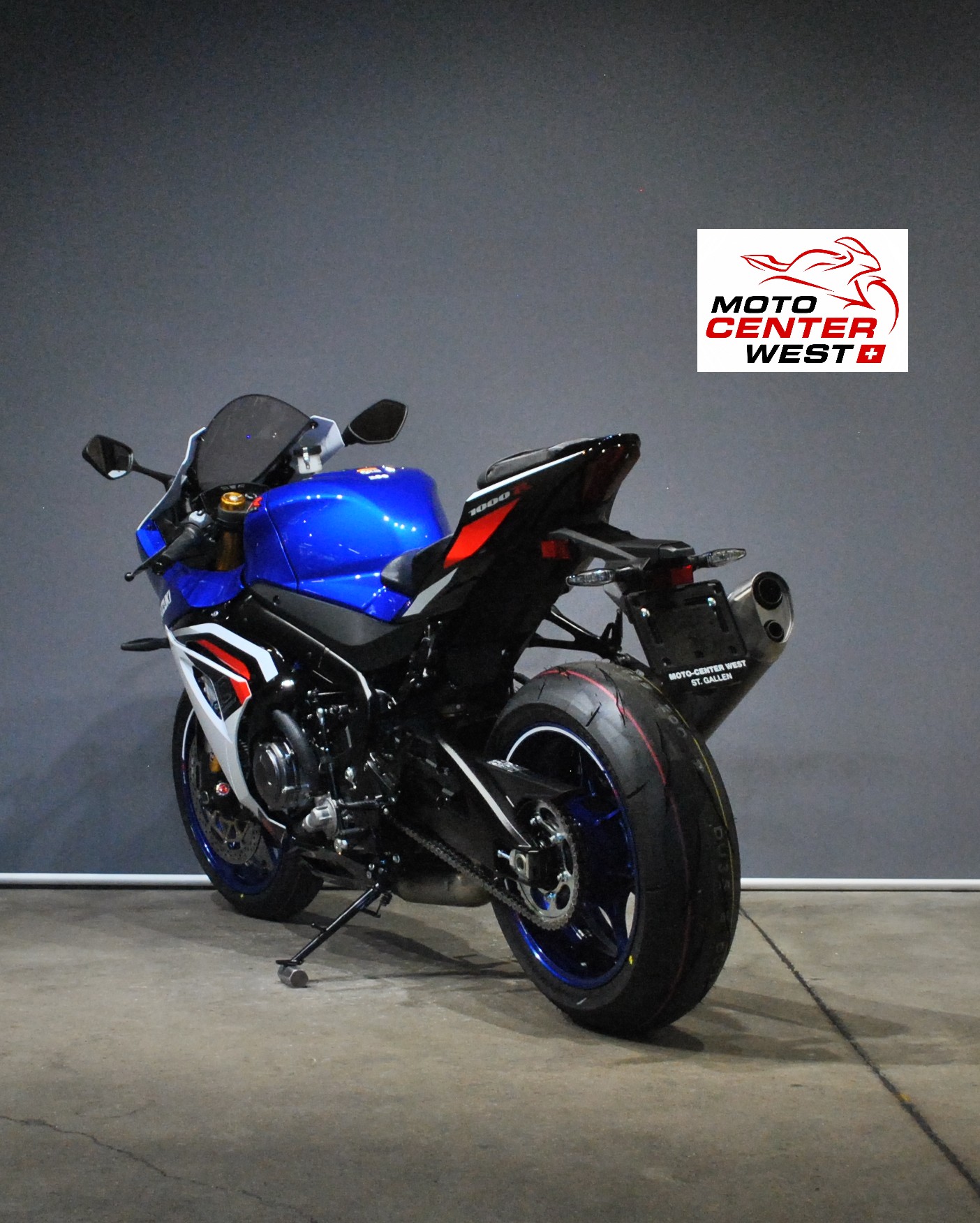 SUZUKI 40th Year anniversary-showroom-element-3