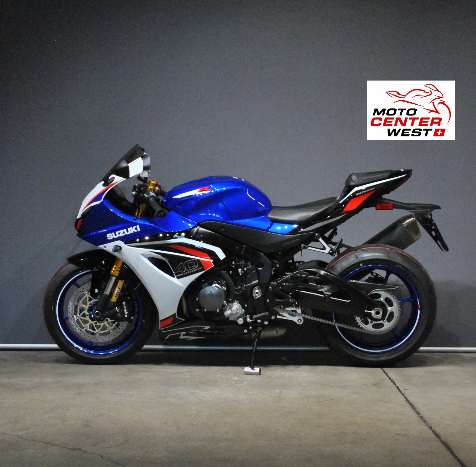 SUZUKI 40th Year anniversary-showroom-element-2