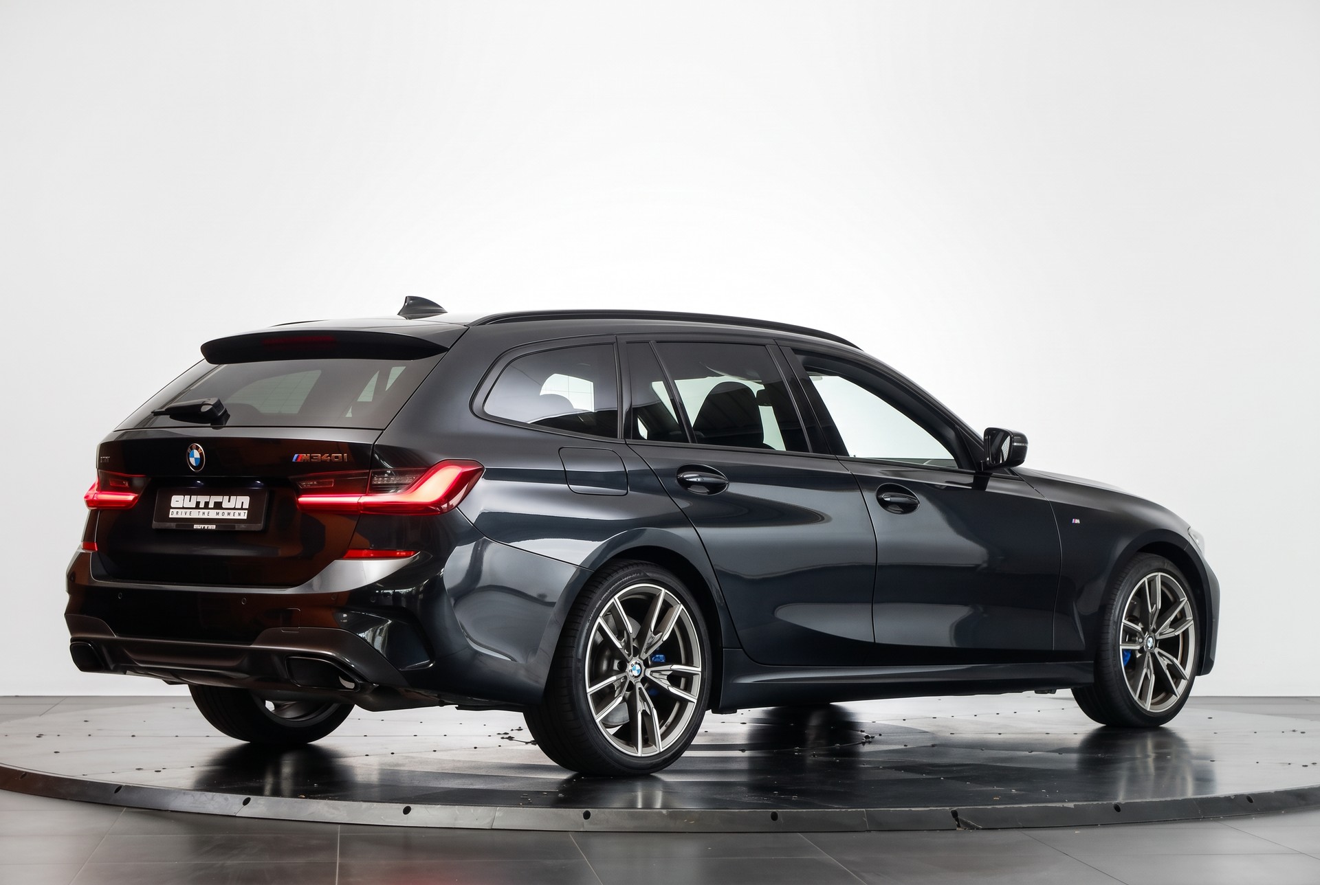 BMW M340i xDrive 48V Touring Steptronic-image-4