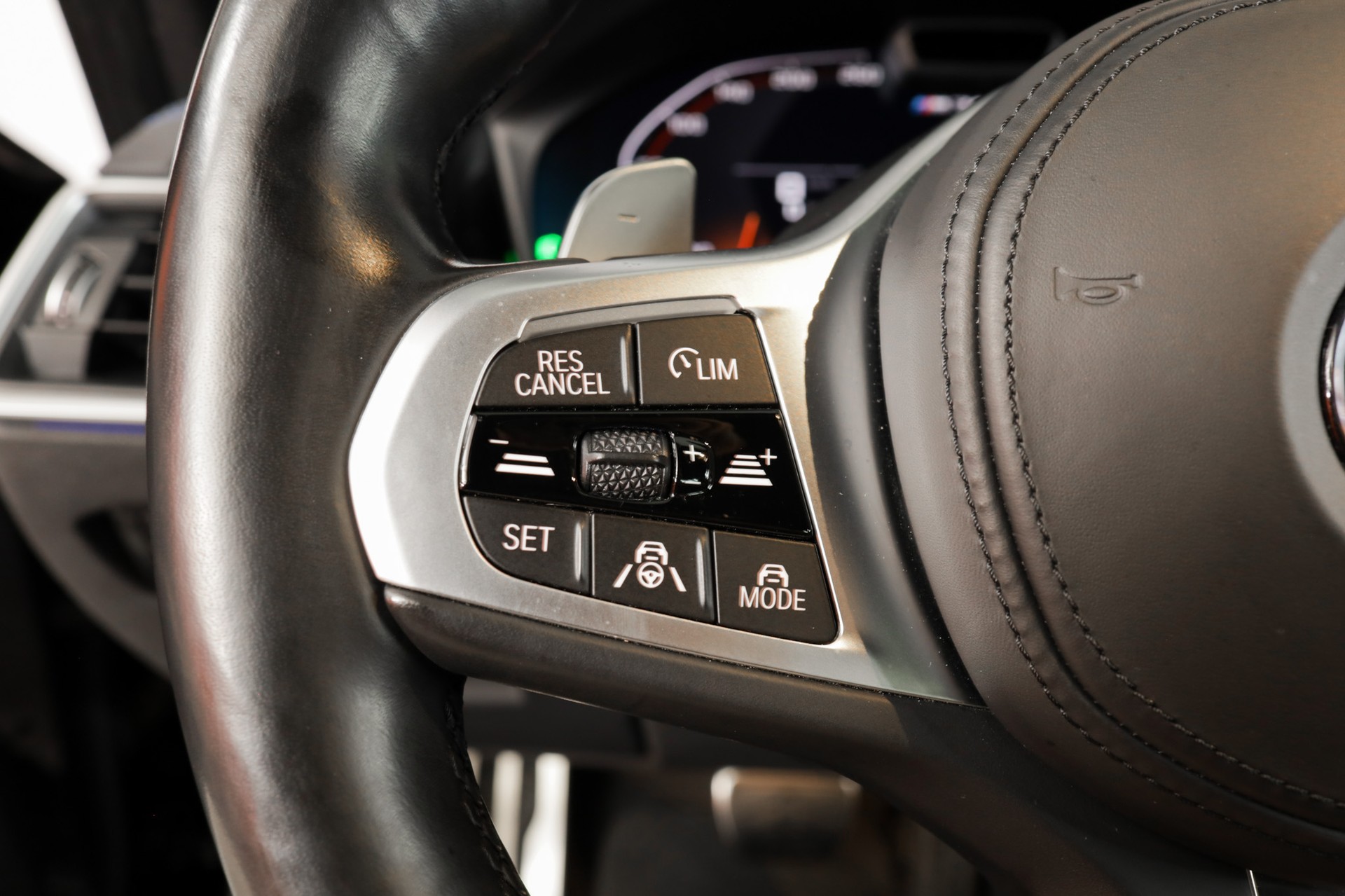 BMW M340i xDrive 48V Touring Steptronic-image-18