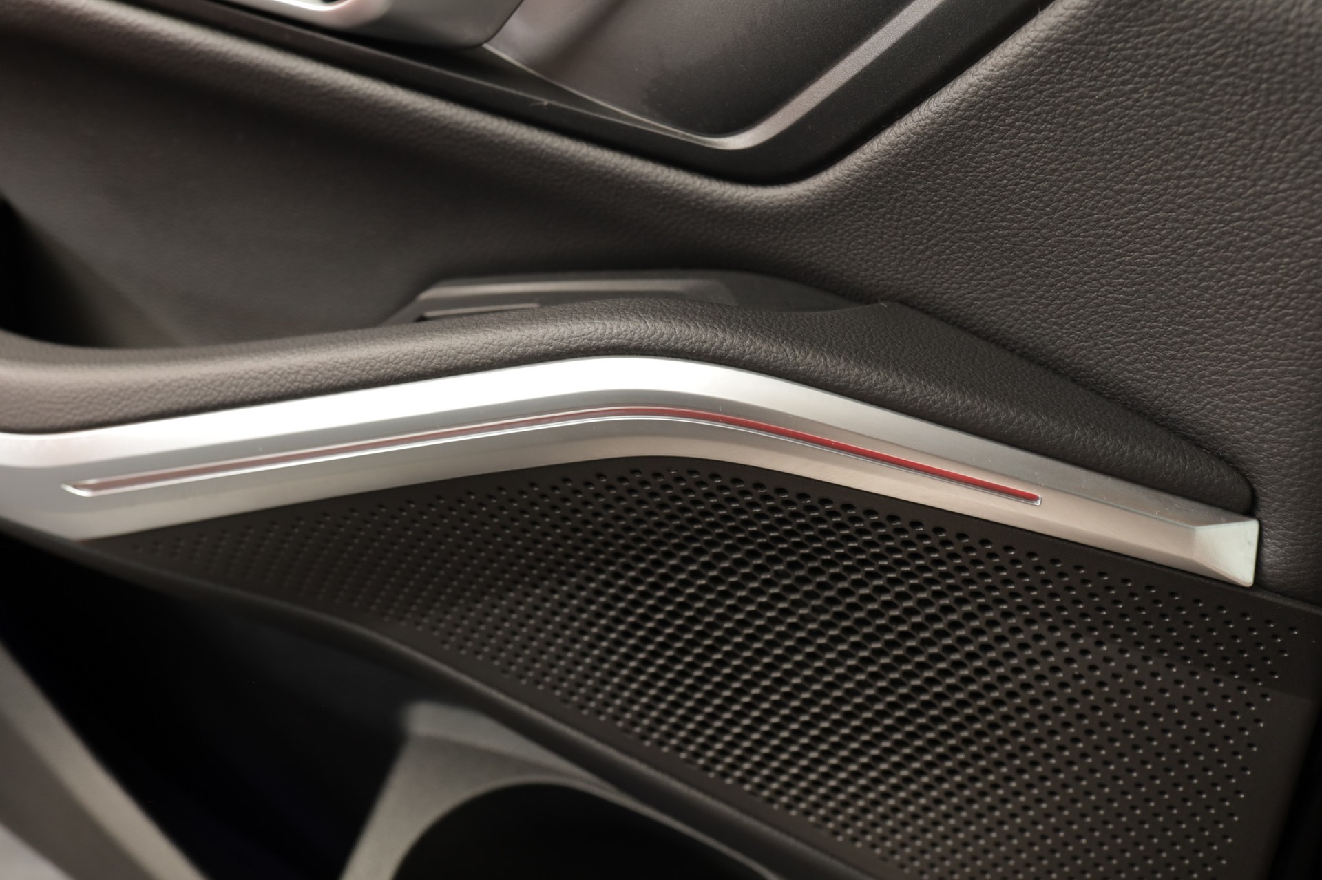 BMW M340i xDrive 48V Touring Steptronic-image-17