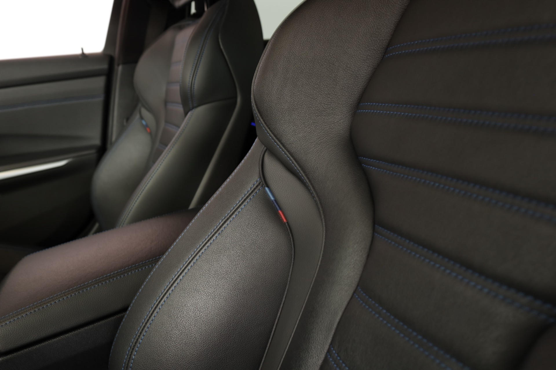 BMW M340i xDrive 48V Touring Steptronic-image-16
