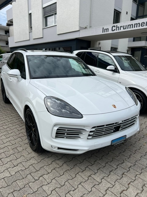 PORSCHE Cayenne-image-0