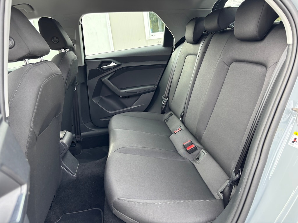 AUDI A1 City Carver 30 TFSI Attraction S-tronic-image-13