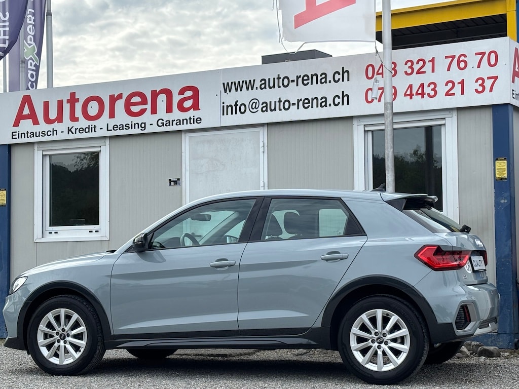 AUDI A1 City Carver 30 TFSI Attraction S-tronic-image-3