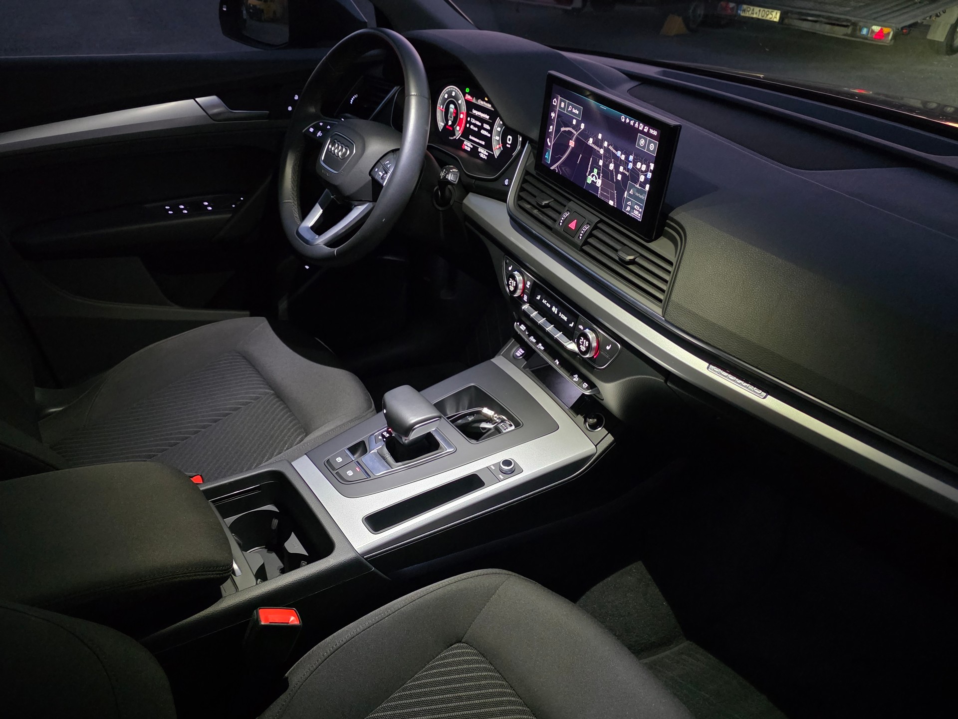 AUDI 2.0 40 TDI quattro S-Tronic-image-3
