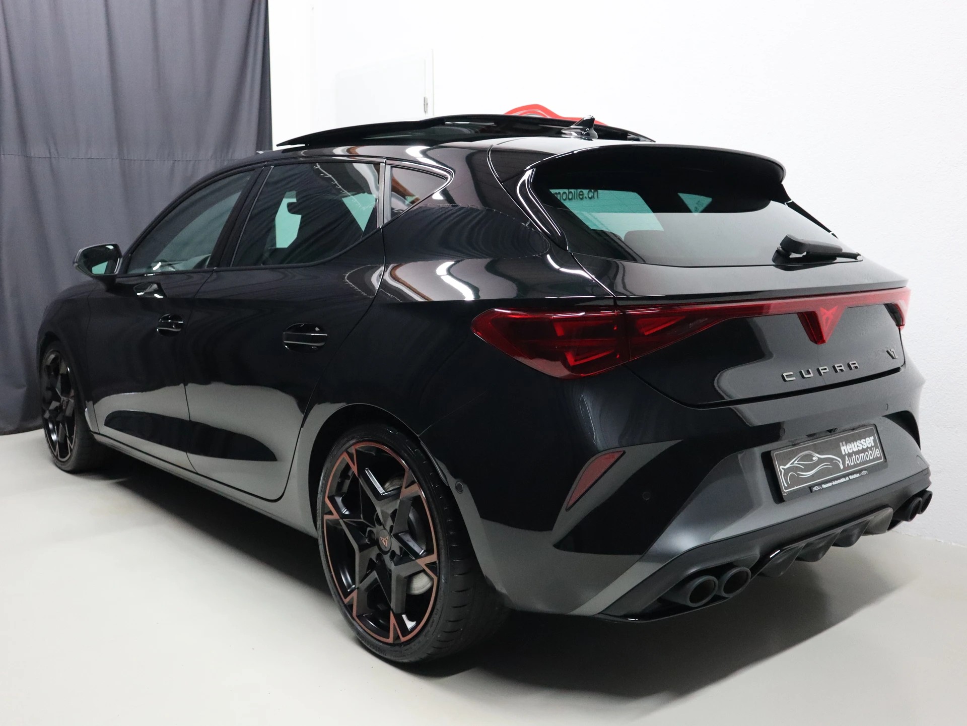 CUPRA LEON 2.0 TSI VZ DSG - Panorama - Navi - Leder - Sennheiser - Kamera - 300 PS-image-3
