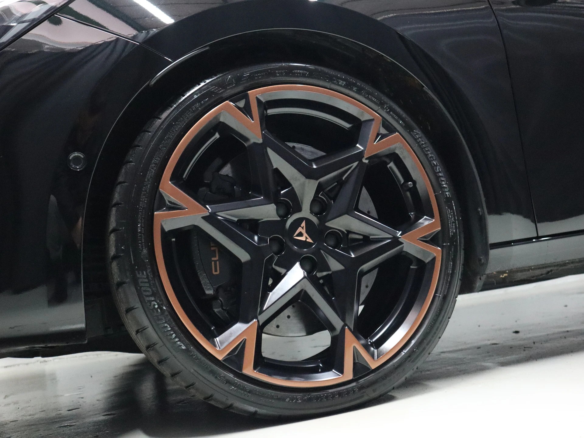 CUPRA LEON 2.0 TSI VZ DSG - Panorama - Navi - Leder - Sennheiser - Kamera - 300 PS-image-6