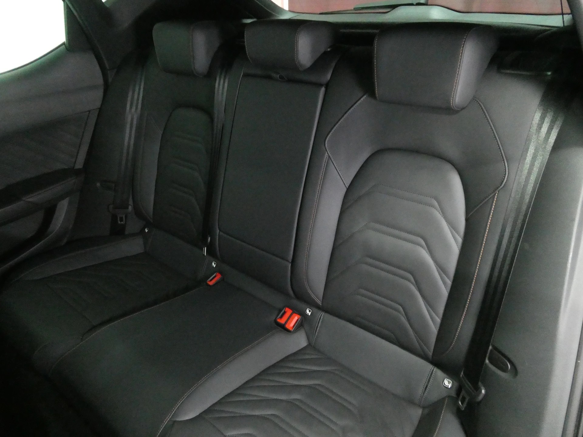 CUPRA LEON 2.0 TSI VZ DSG - Panorama - Navi - Leder - Sennheiser - Kamera - 300 PS-image-10