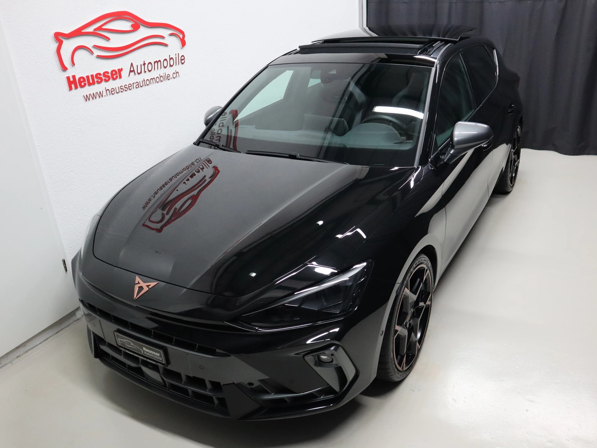 CUPRA LEON 2.0 TSI VZ DSG - Panorama - Navi - Leder - Sennheiser - Kamera - 300 PS-image-2