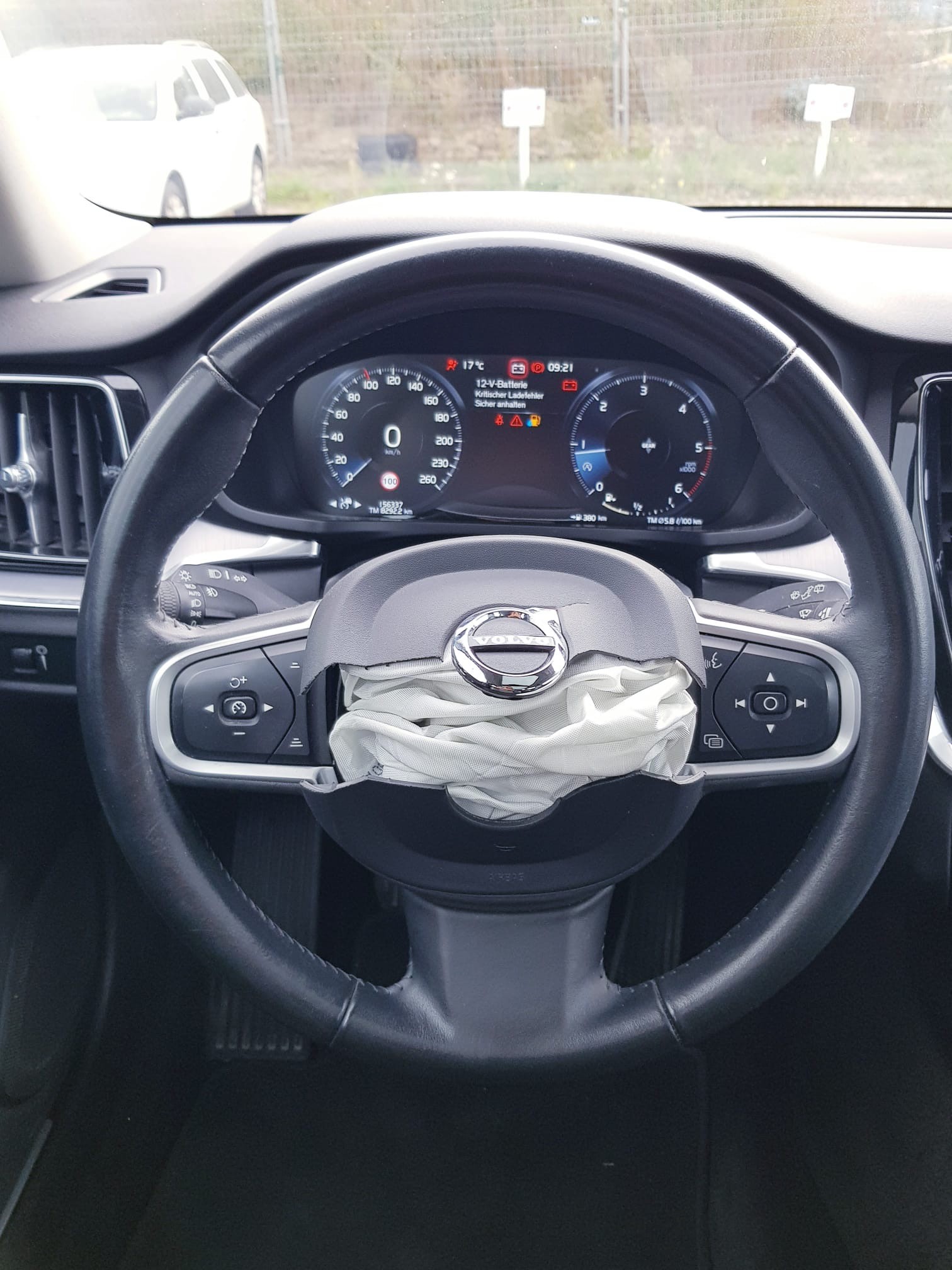 VOLVO V60 D3 Momentum-image-11