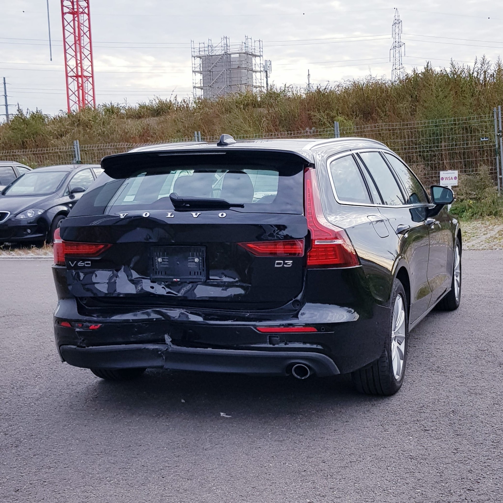 VOLVO V60 D3 Momentum-image-2