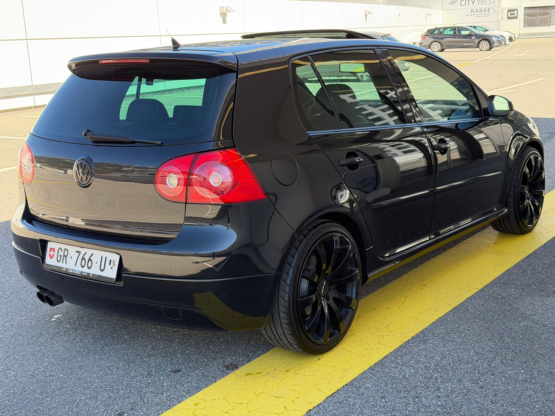 VW Golf 2.0 TFSI GTI-image-4