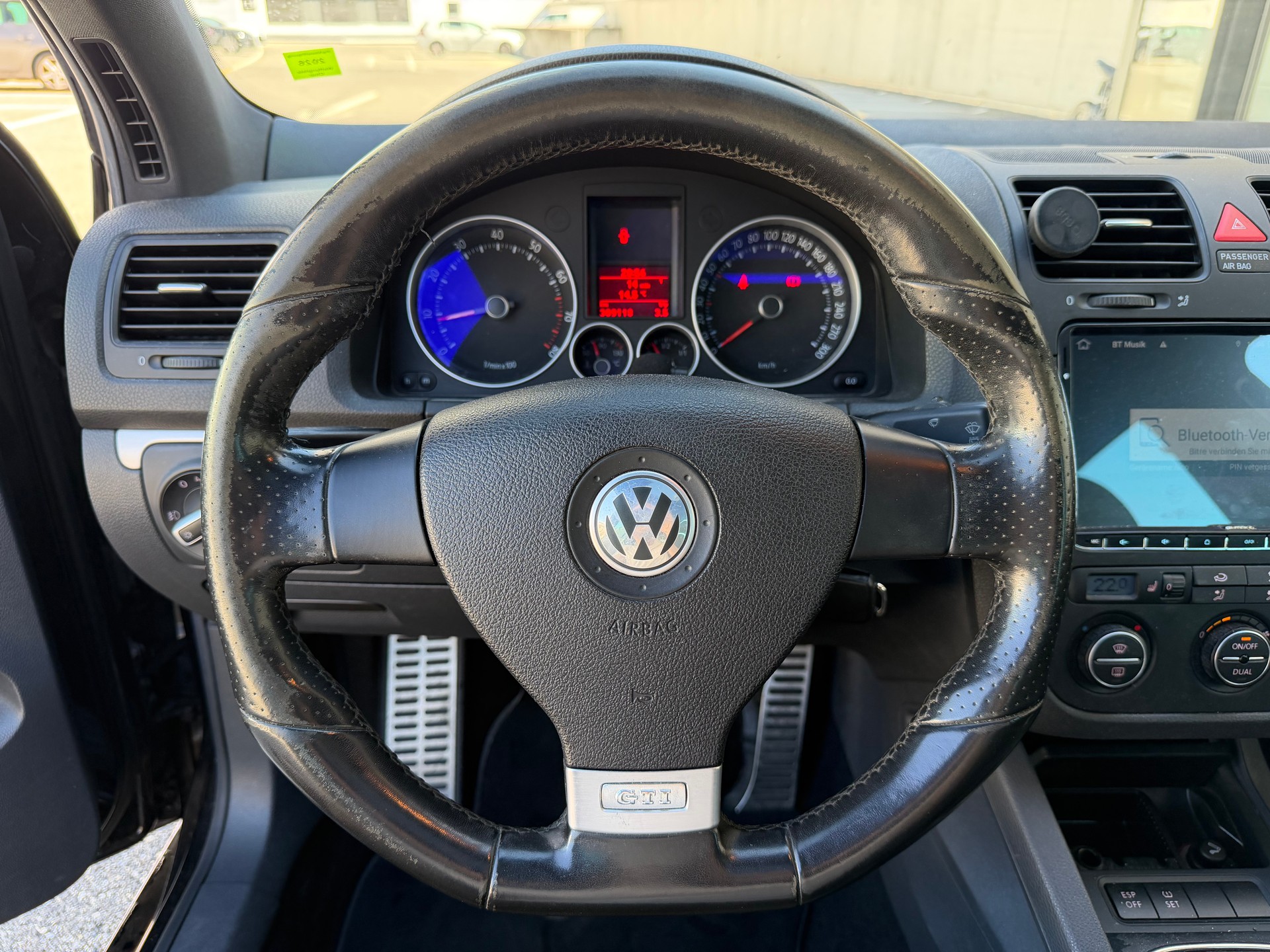 VW Golf 2.0 TFSI GTI-image-18