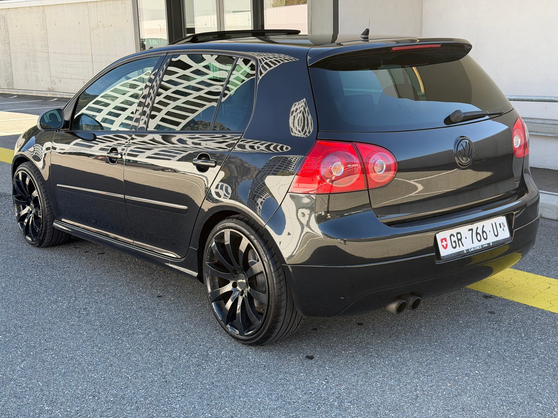 VW Golf 2.0 TFSI GTI-image-2