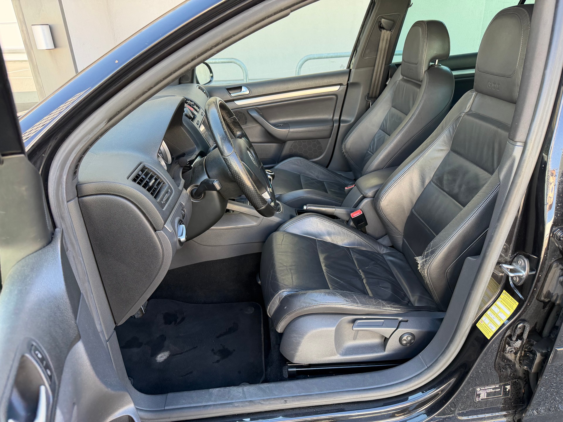 VW Golf 2.0 TFSI GTI-image-9