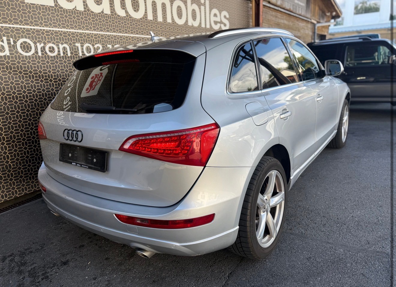 AUDI Q5 3.0 TDI quattro S-tronic-image-2