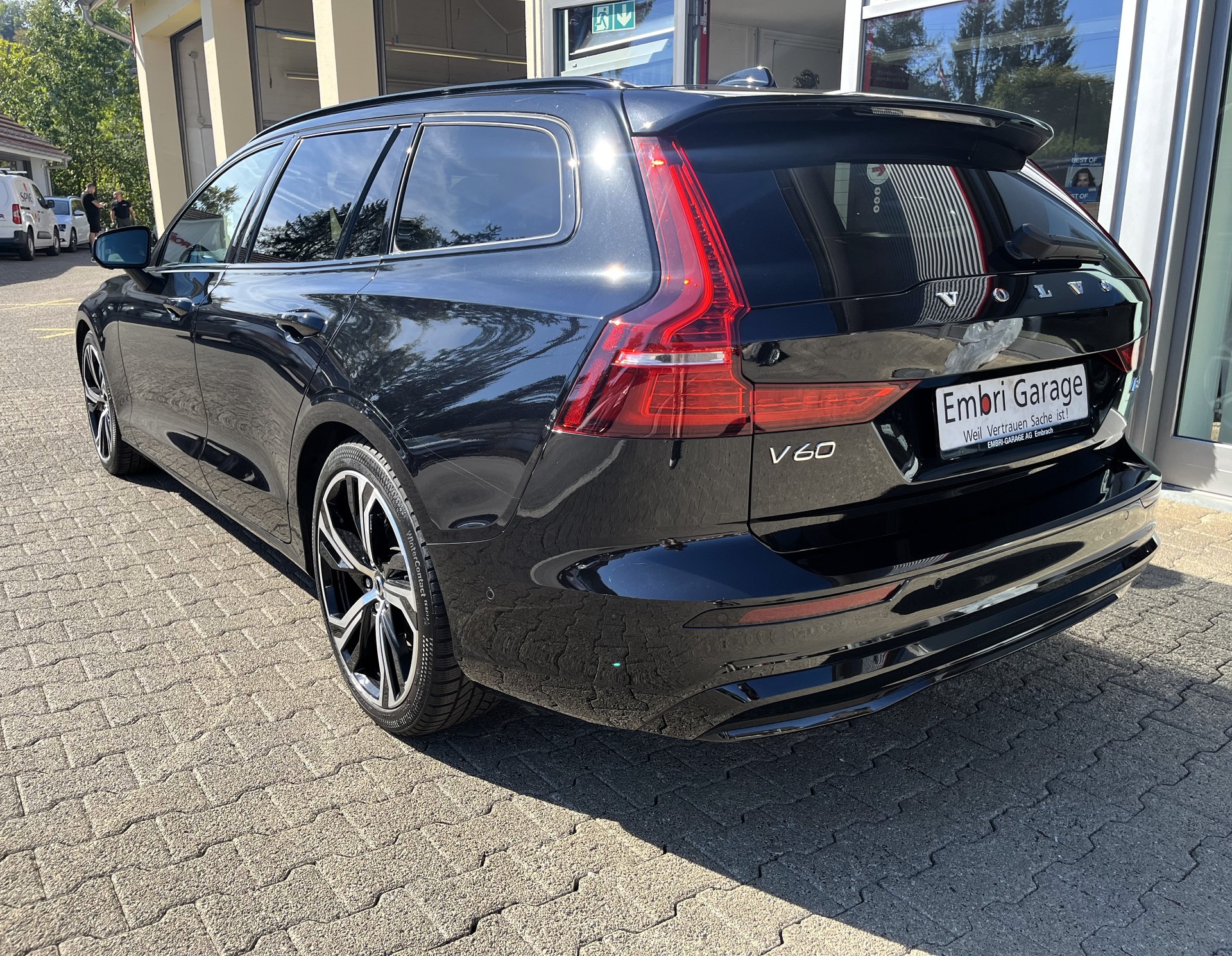 VOLVO V60 B4 Benzin Mild Hybrid Ultra Dark Business DCT-image-5